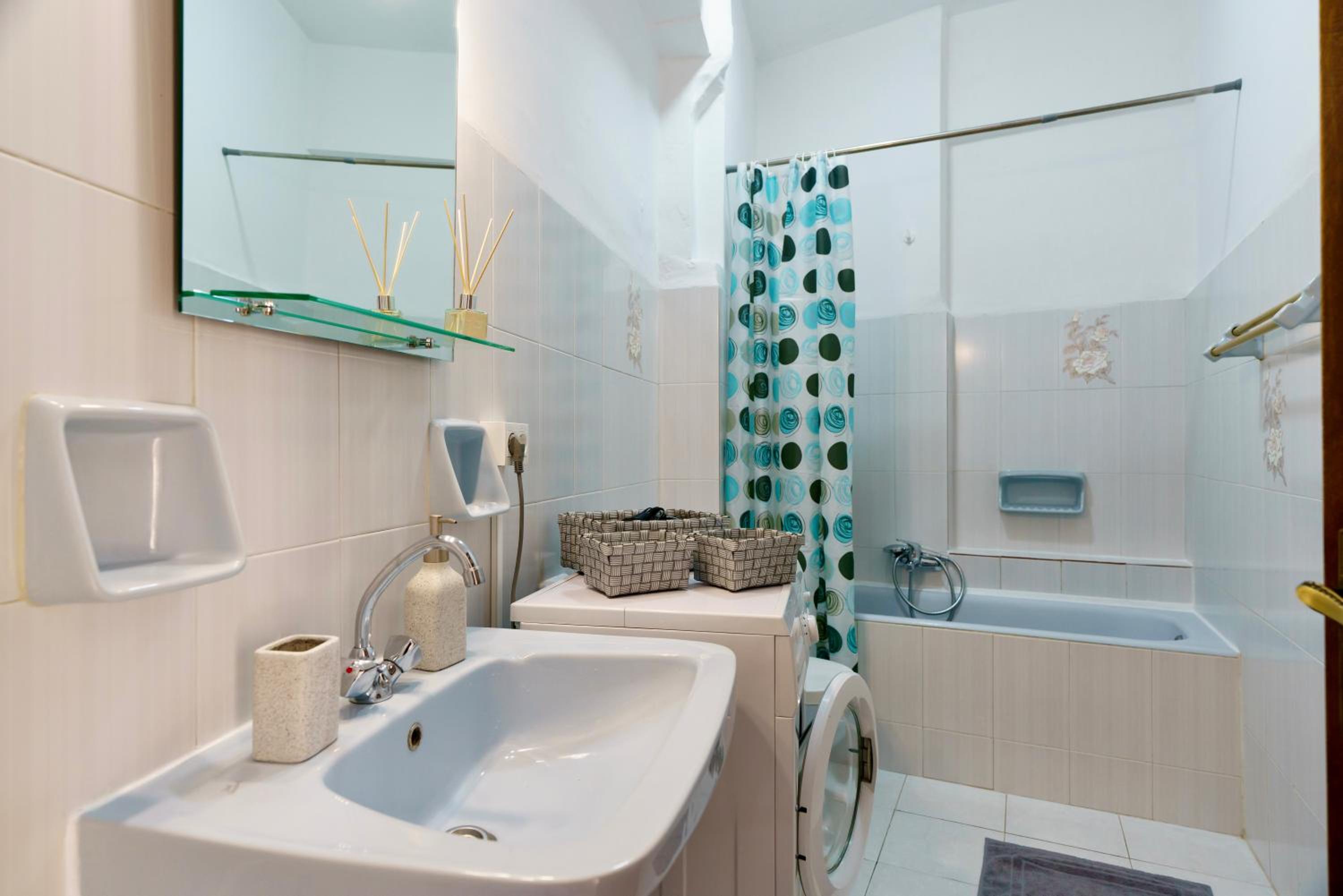 Central 1BR Maisonette 75 sqm, Private Yard, Pet-Friendly view 4