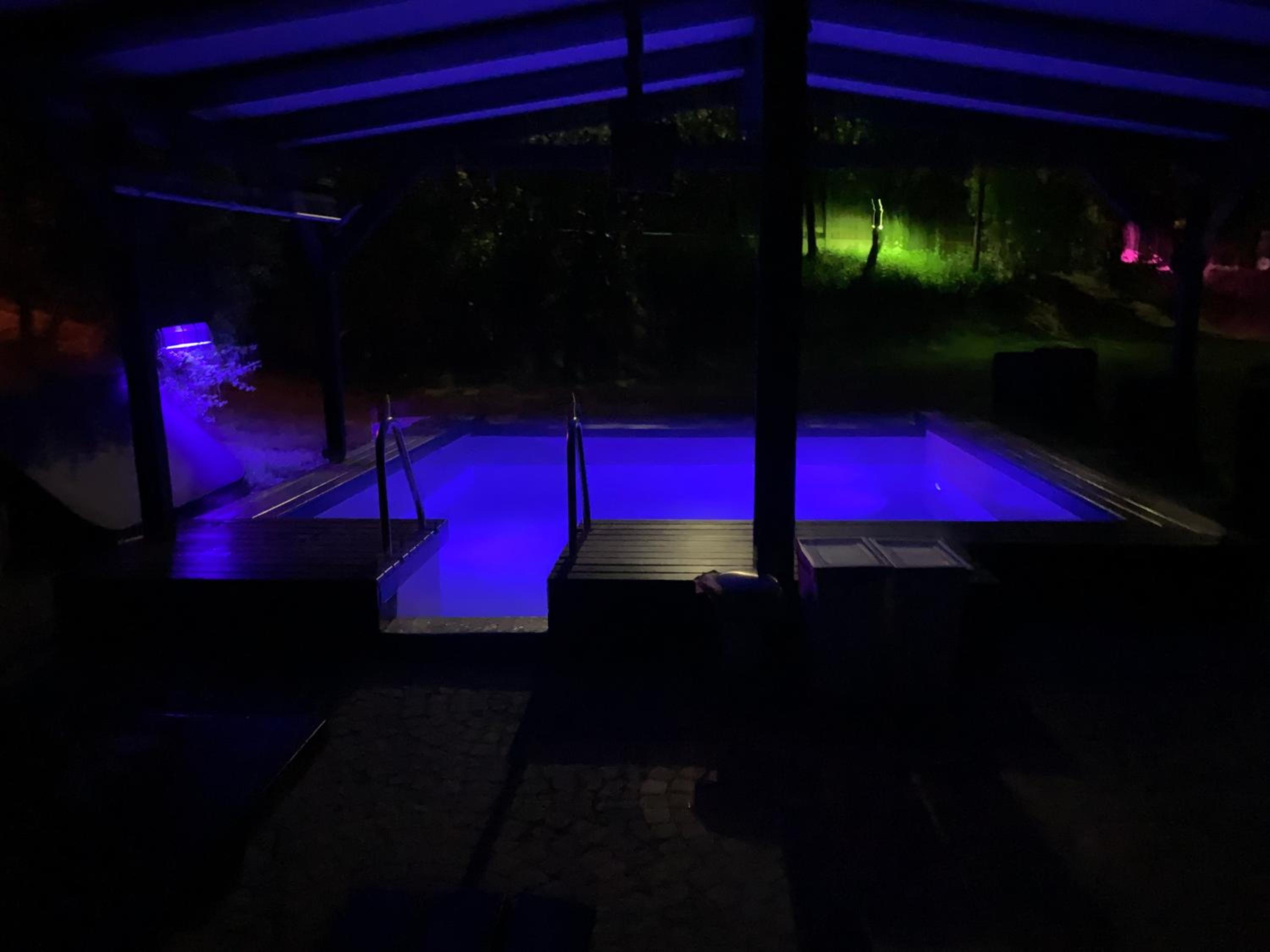 Villa mit Pool und Grillplatz in Regensburg
