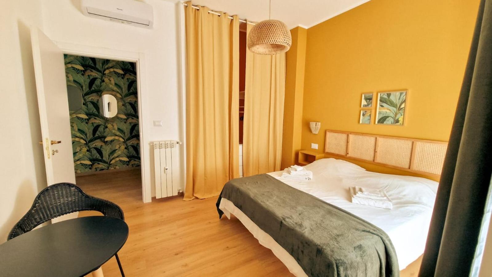 Flora en Rome — hotel room