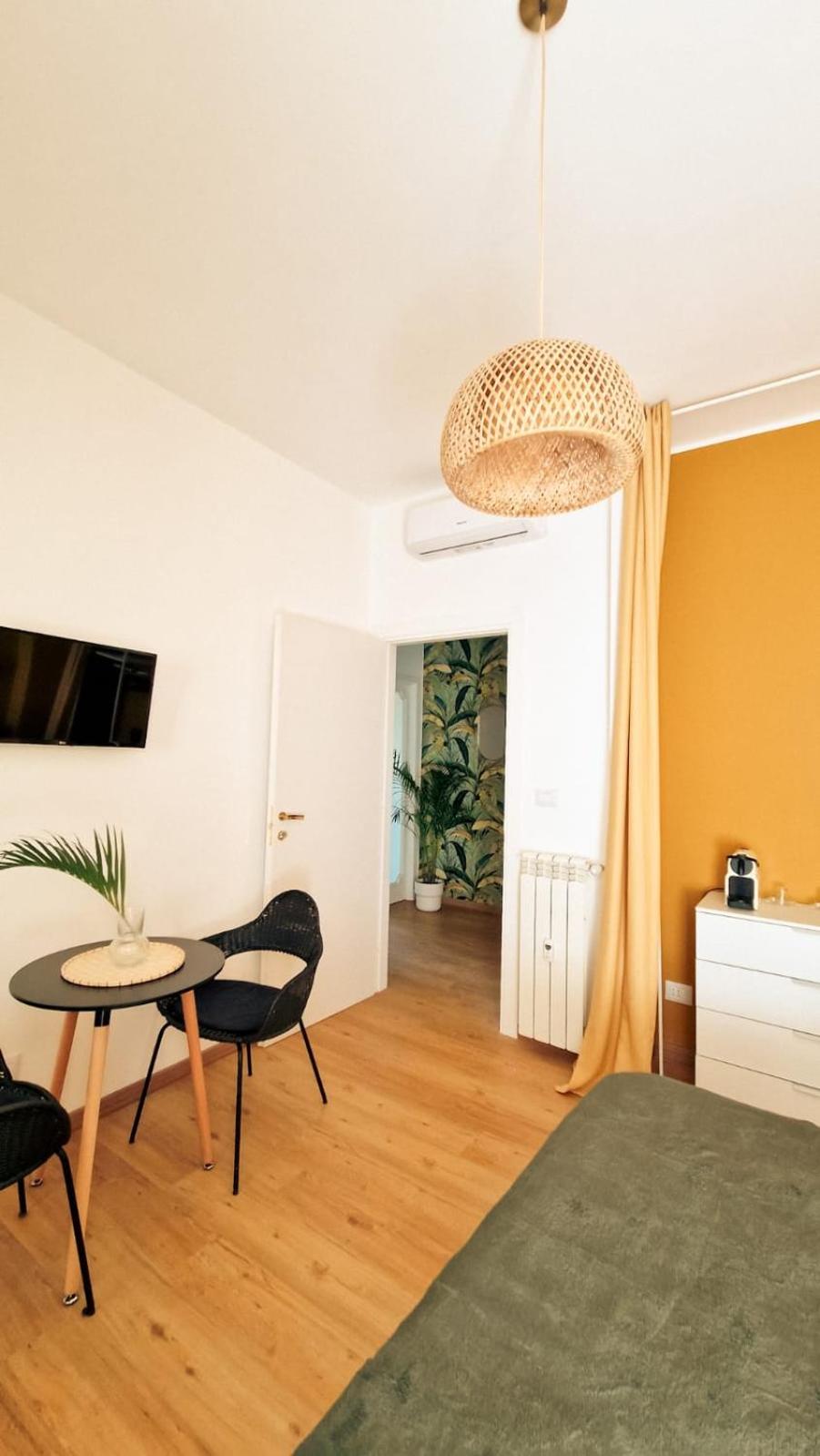 Flora en Rome — hotel room