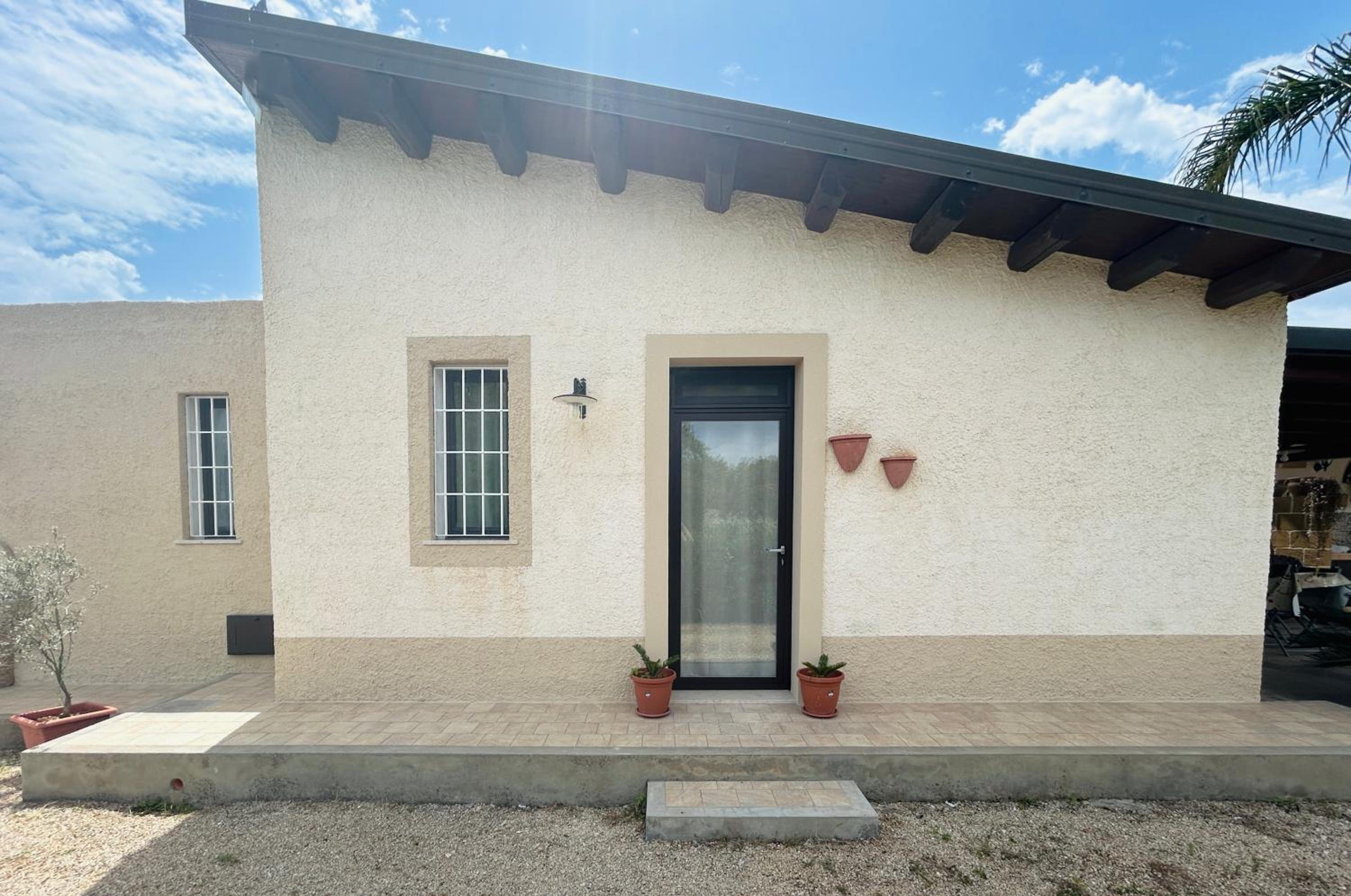 Lucrezia's house near the sandy beach parking-wifi view 4