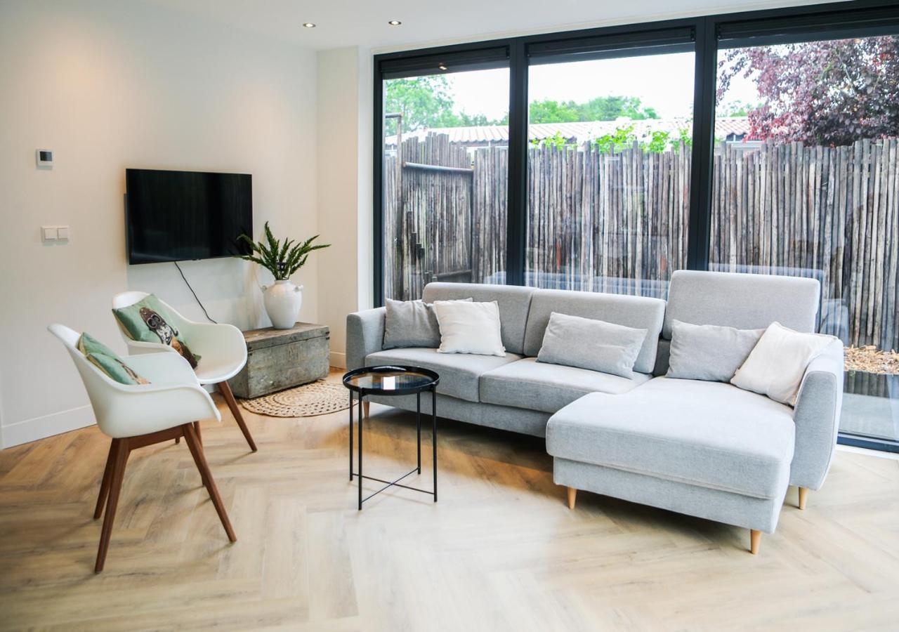 Stijlvol ingerichte (4 pers.) bungalow in Baarland view 4