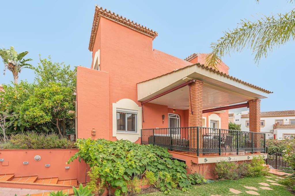 House Marbella - 8 persons-Pool heater-Wifi view 4