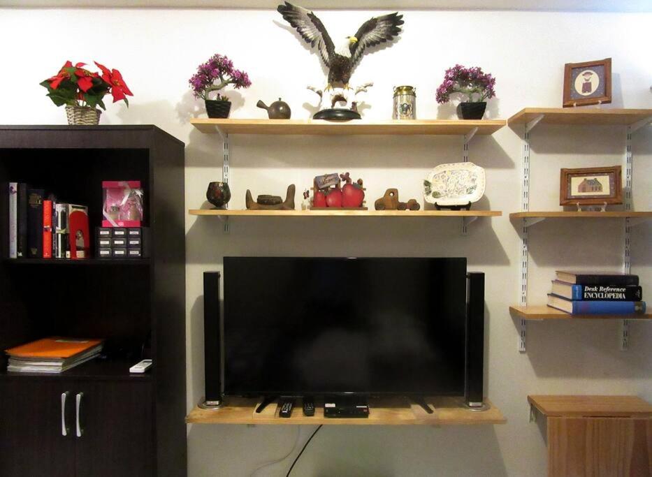 A cozy, relaxing condo at city center view 3