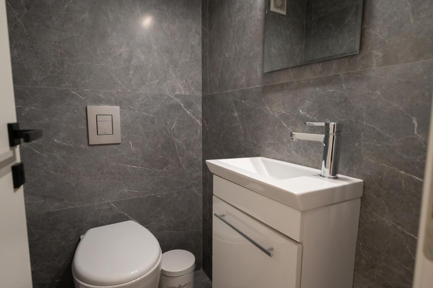 Stylish 3BR apartment in Pagkrati (PRAT_6)
