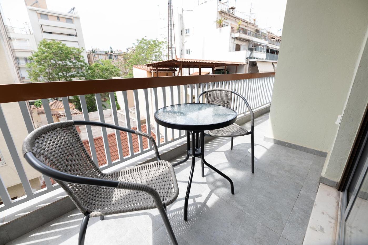 Stylish 3BR apartment in Pagkrati (PRAT_6)