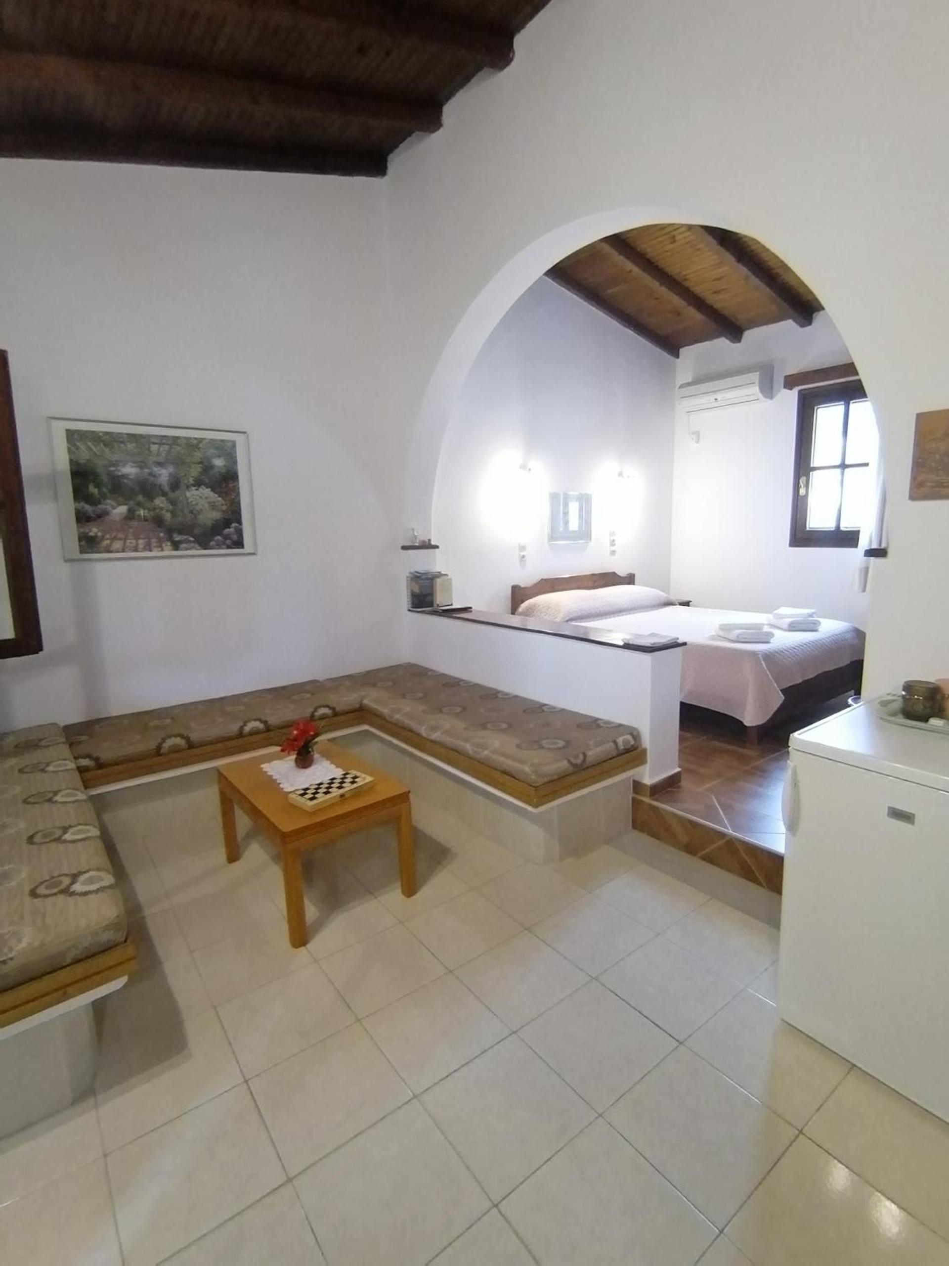 Studios Ioanna Limnionas Samos