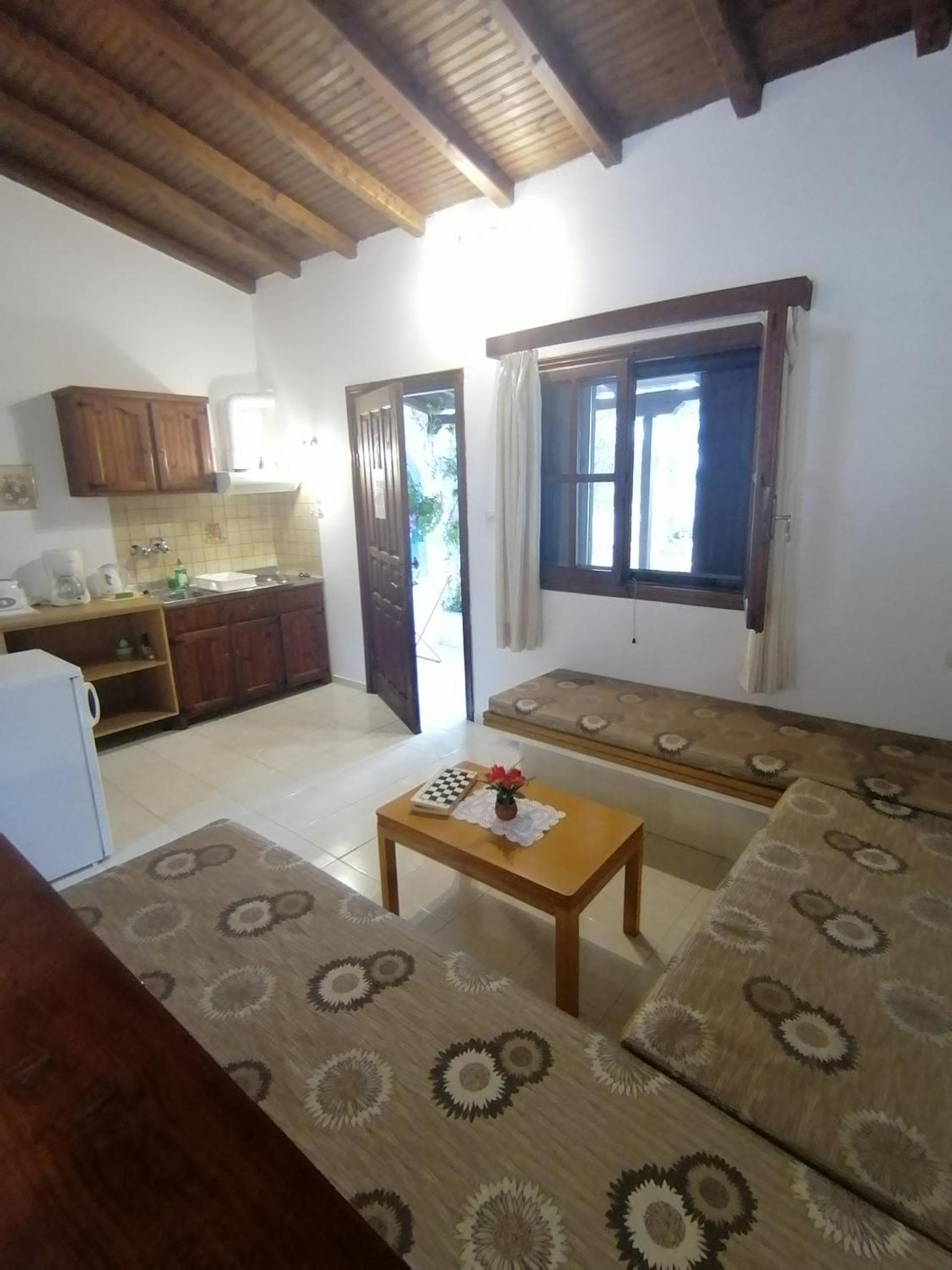 Studios Ioanna Limnionas Samos
