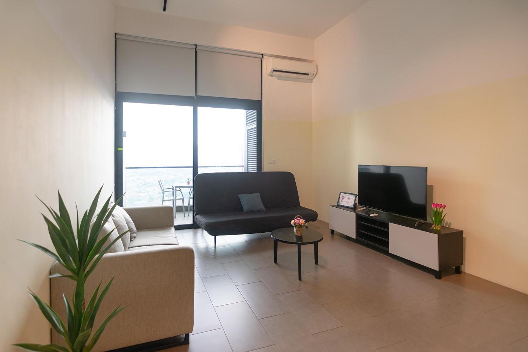 A Lovely High-Floor Loft at EST Brickfields