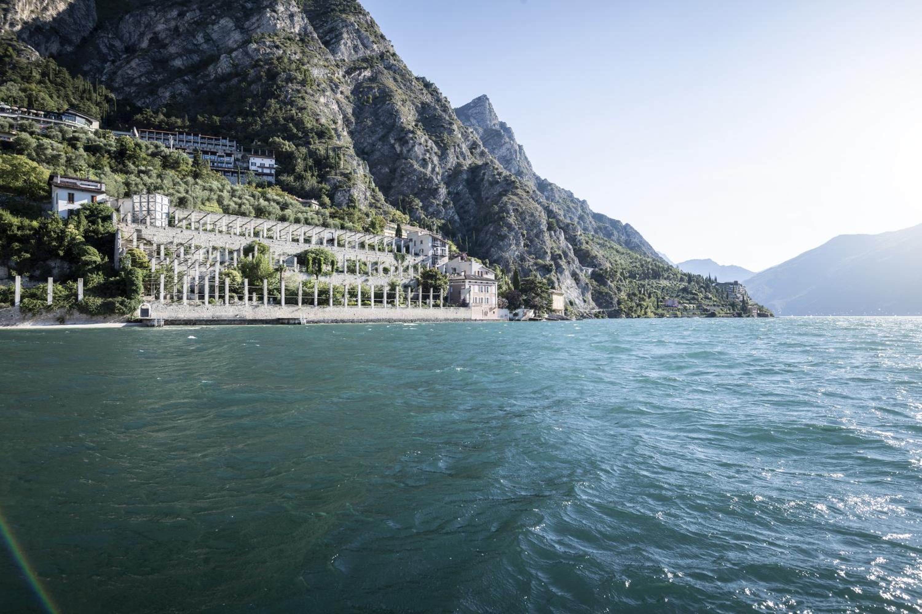 Ca dela Nua front lake