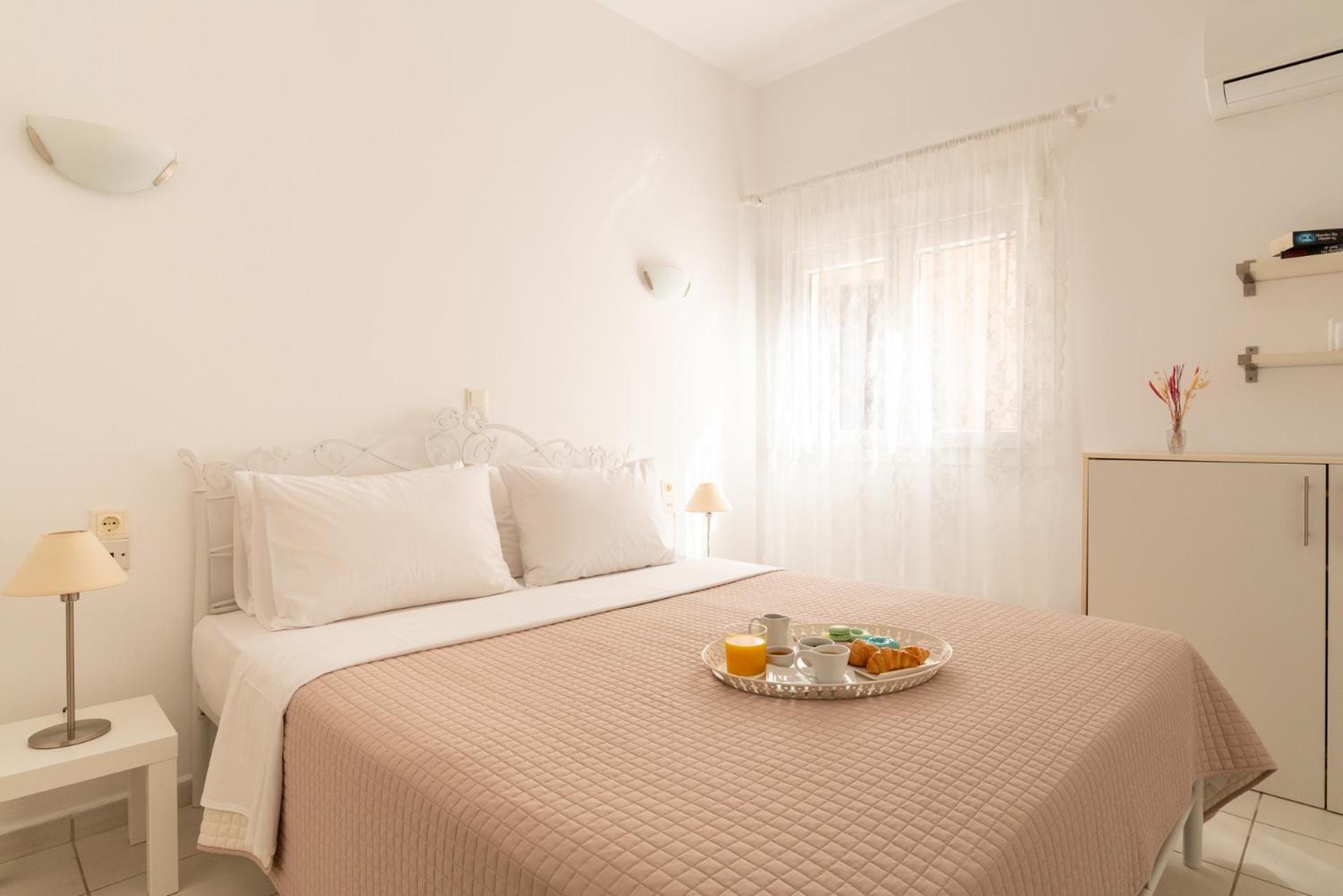 Elio A 1BDR Apt1 min from the beach by Hospi Living view 2