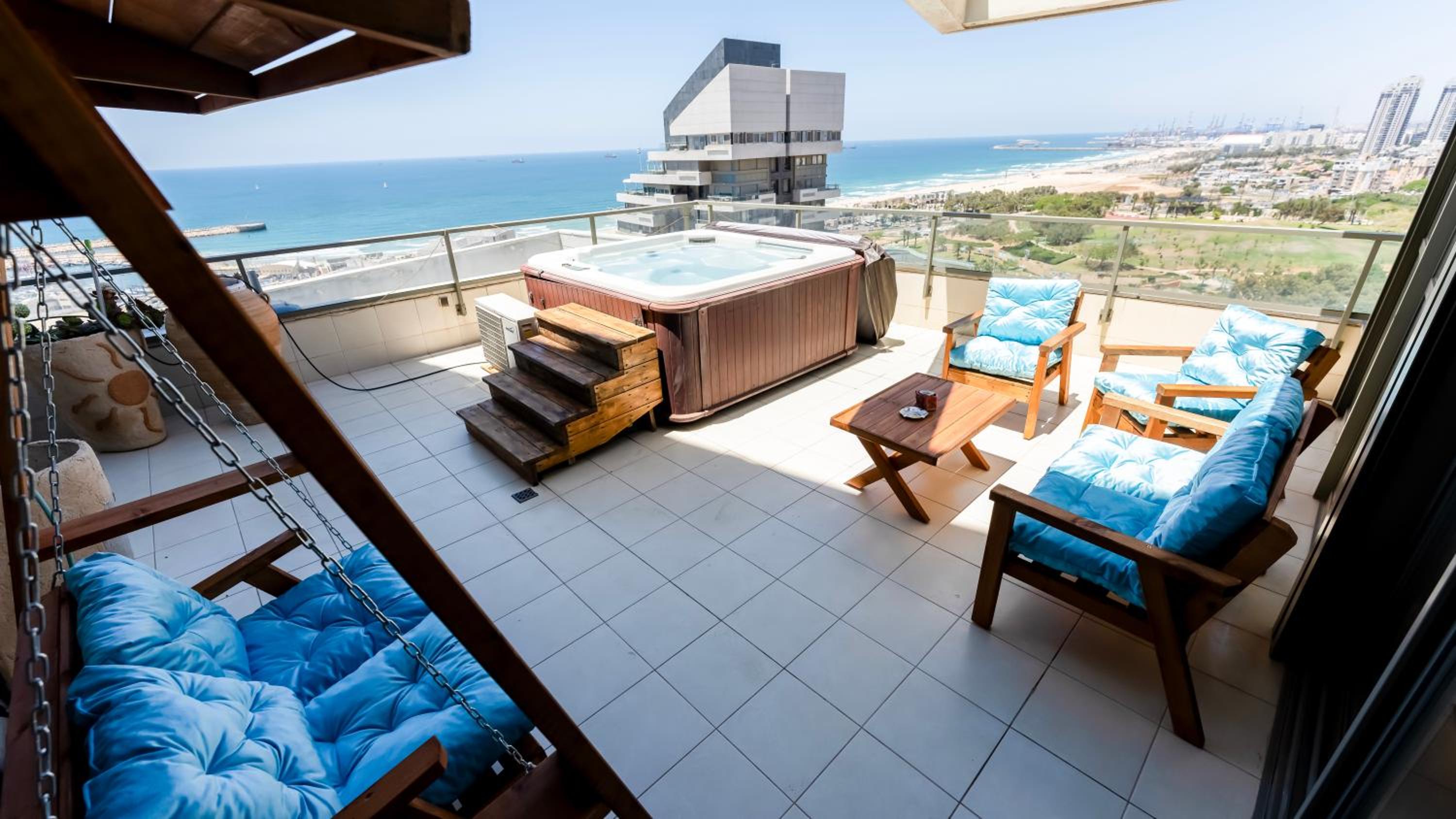 by the sea in Ashdod view 2