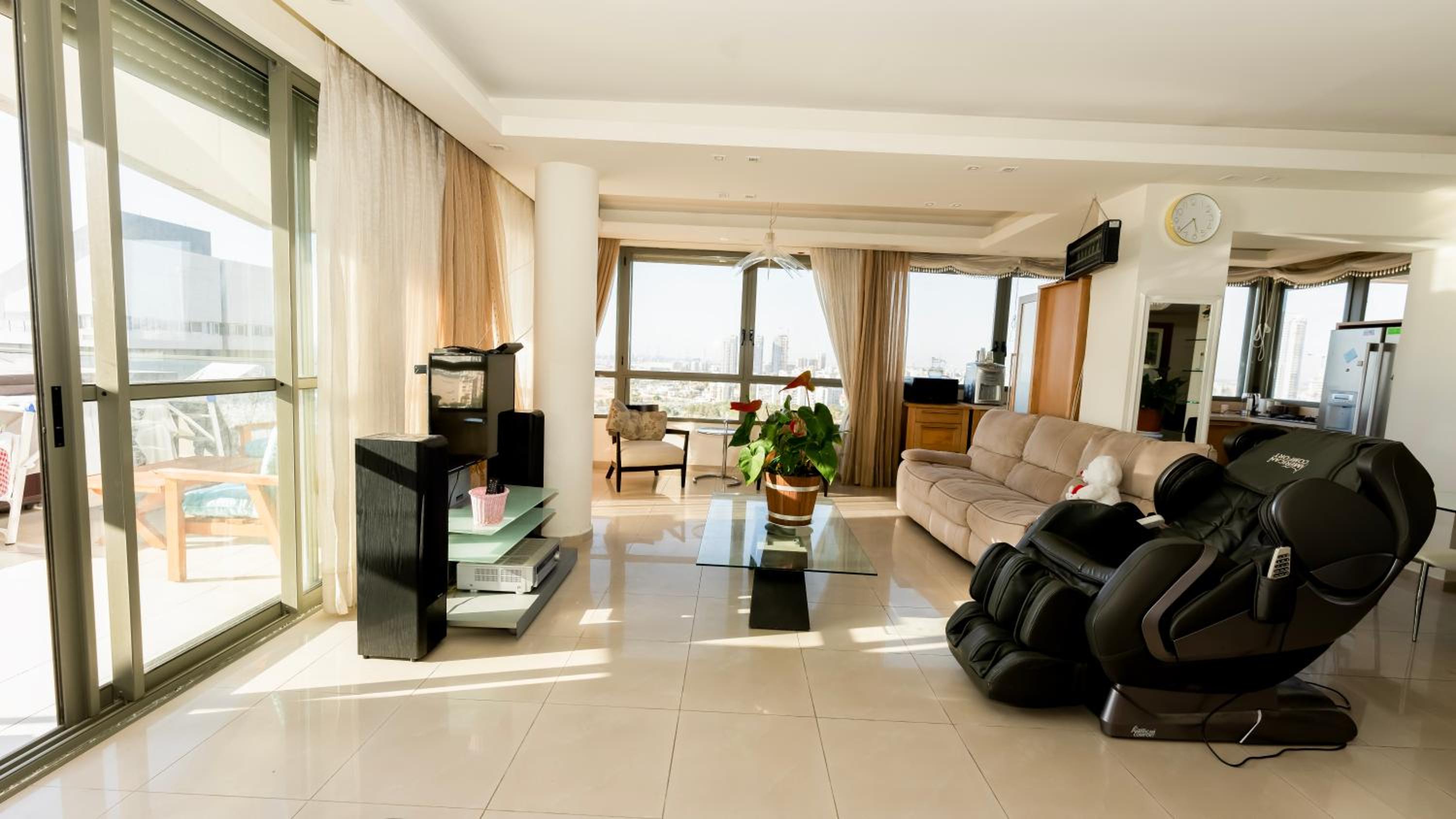 by the sea in Ashdod view 5