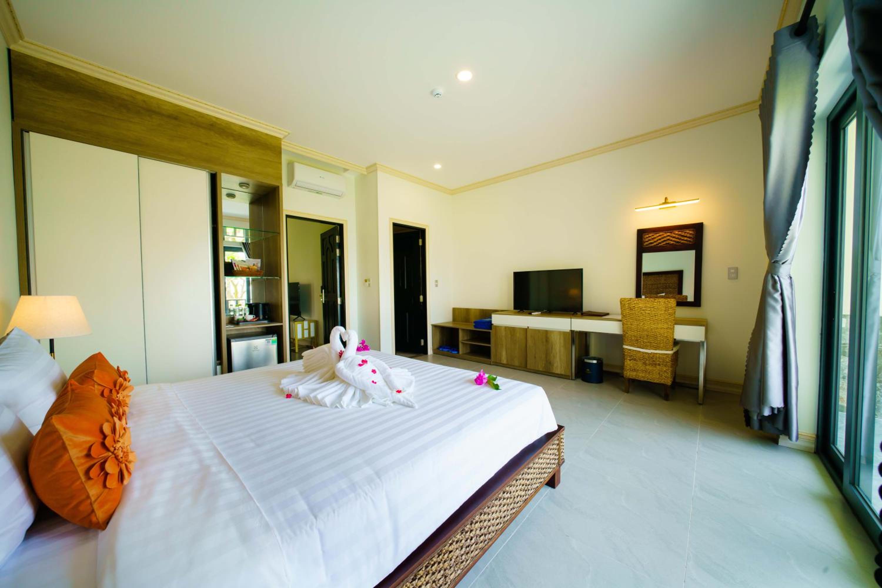 Blooming Lotus Resort