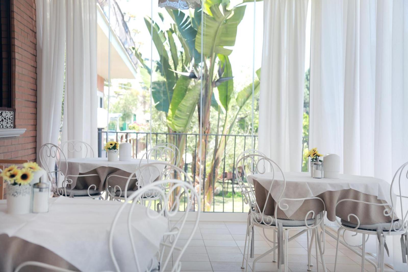 BeB Villa Pacifica en Peschici — dining