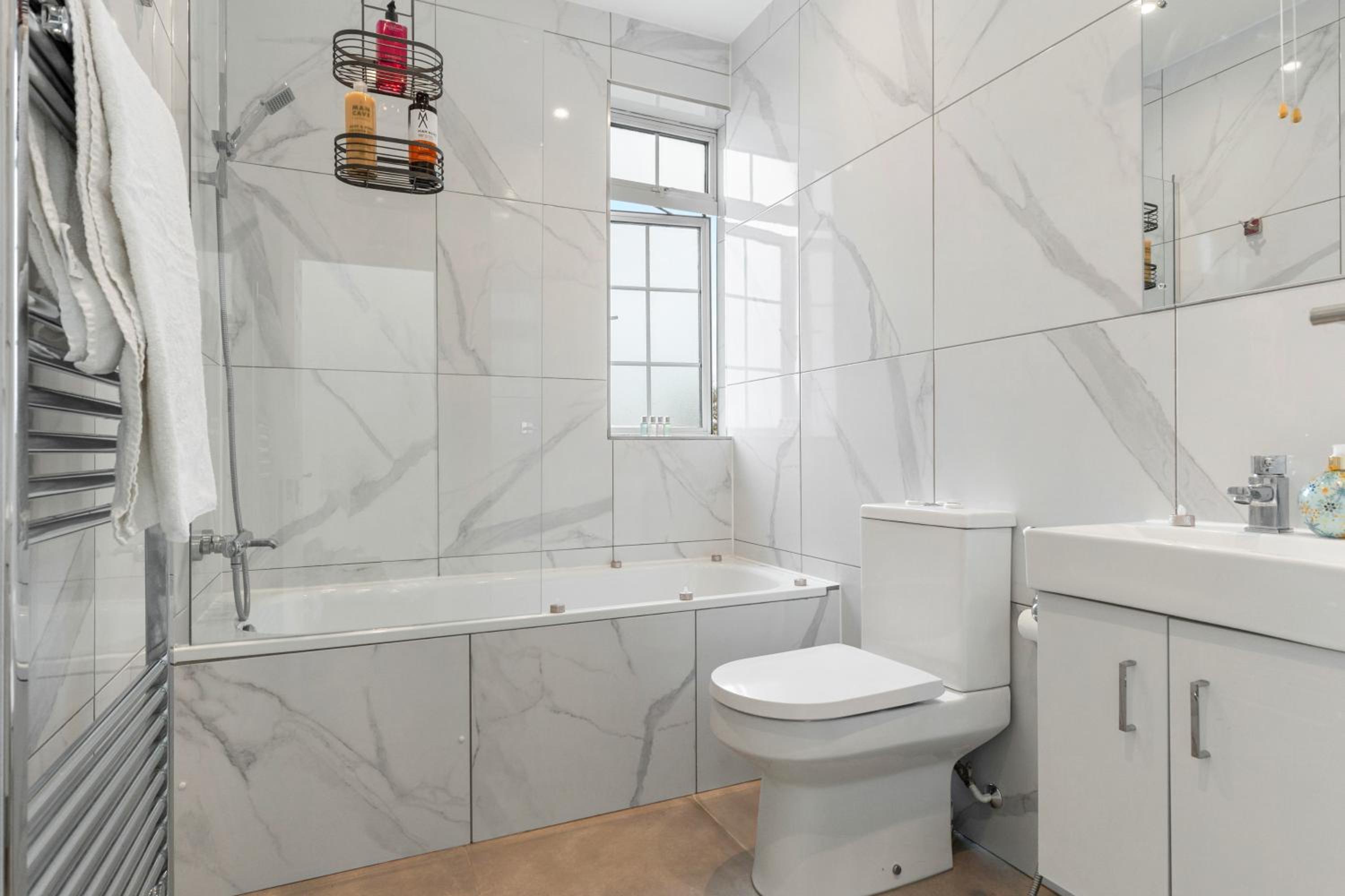 Mayfair Haven Stylish 2 Bed in Central London 65GCM