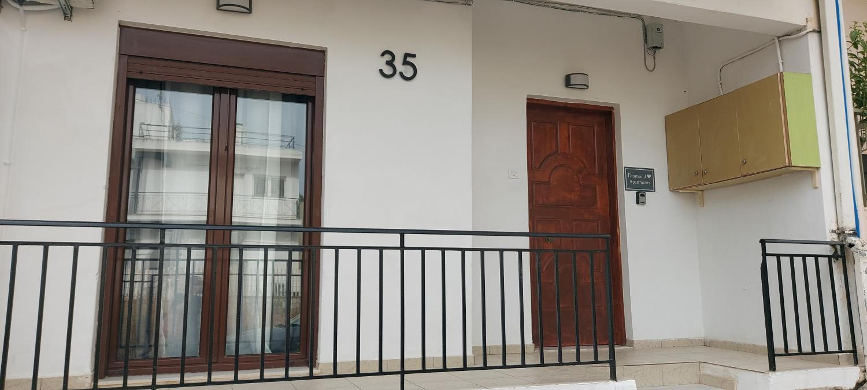 Diamond apartments