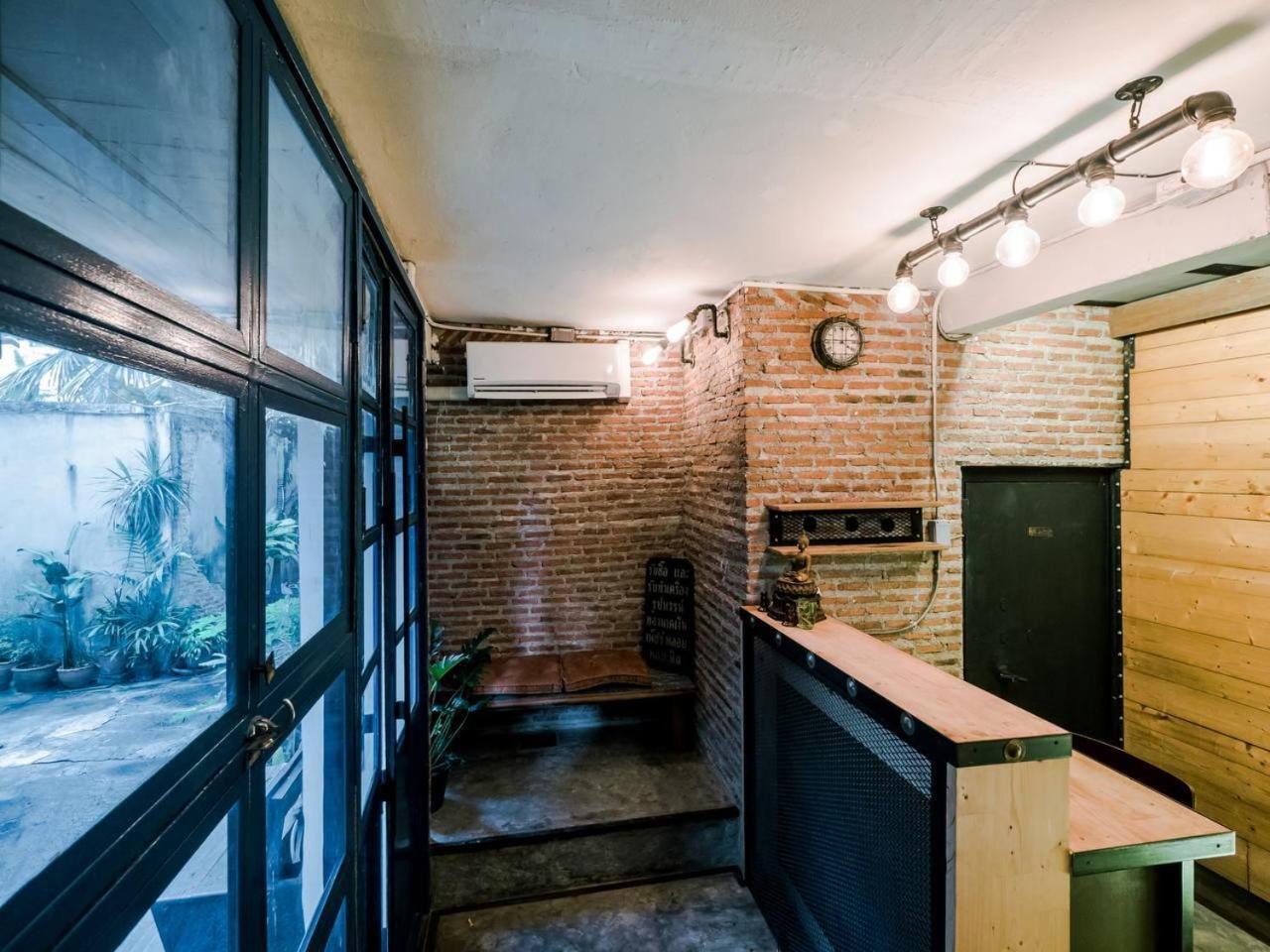 Zeds Hostel Bangkok