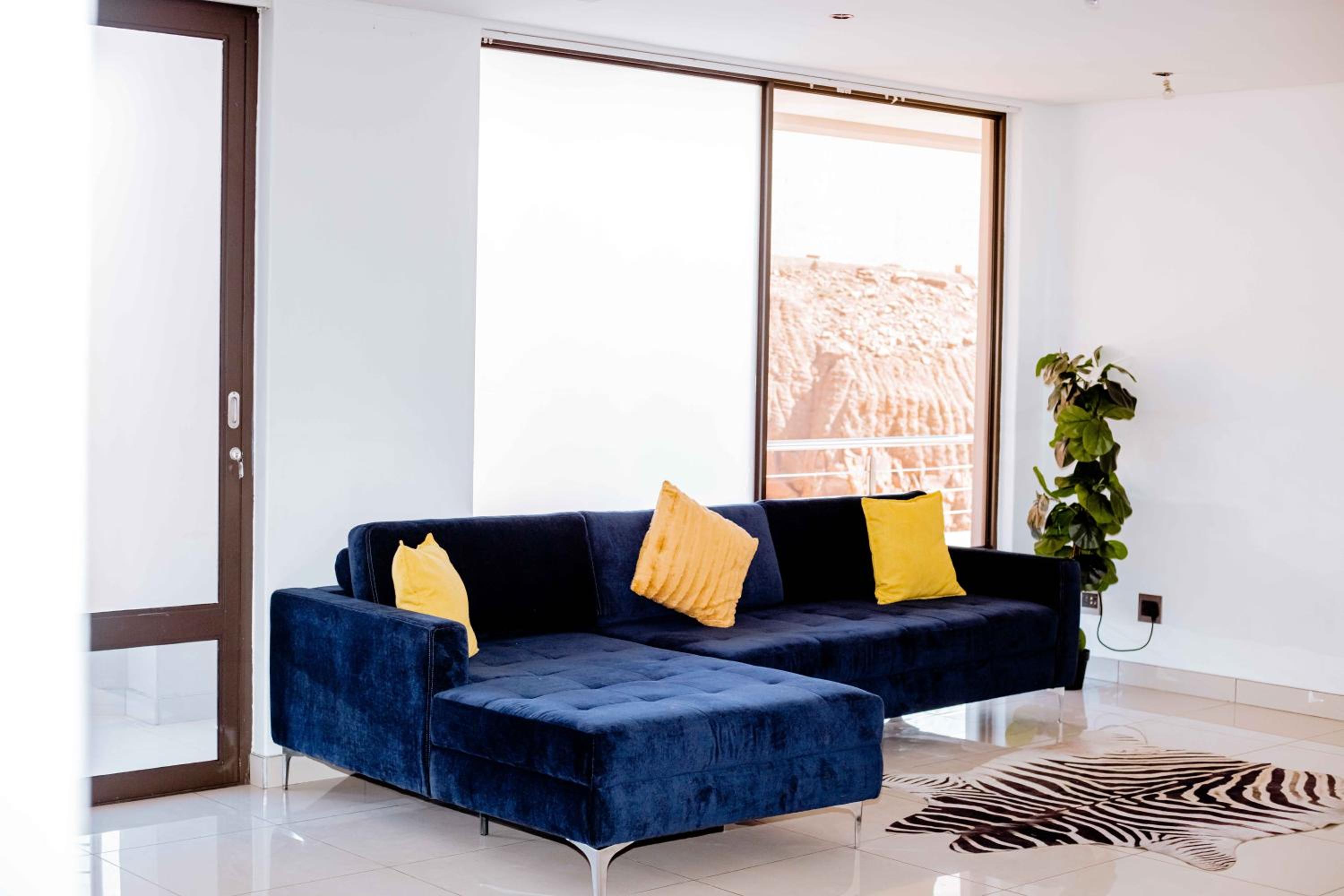 Guest House Auasblick by State House view 4