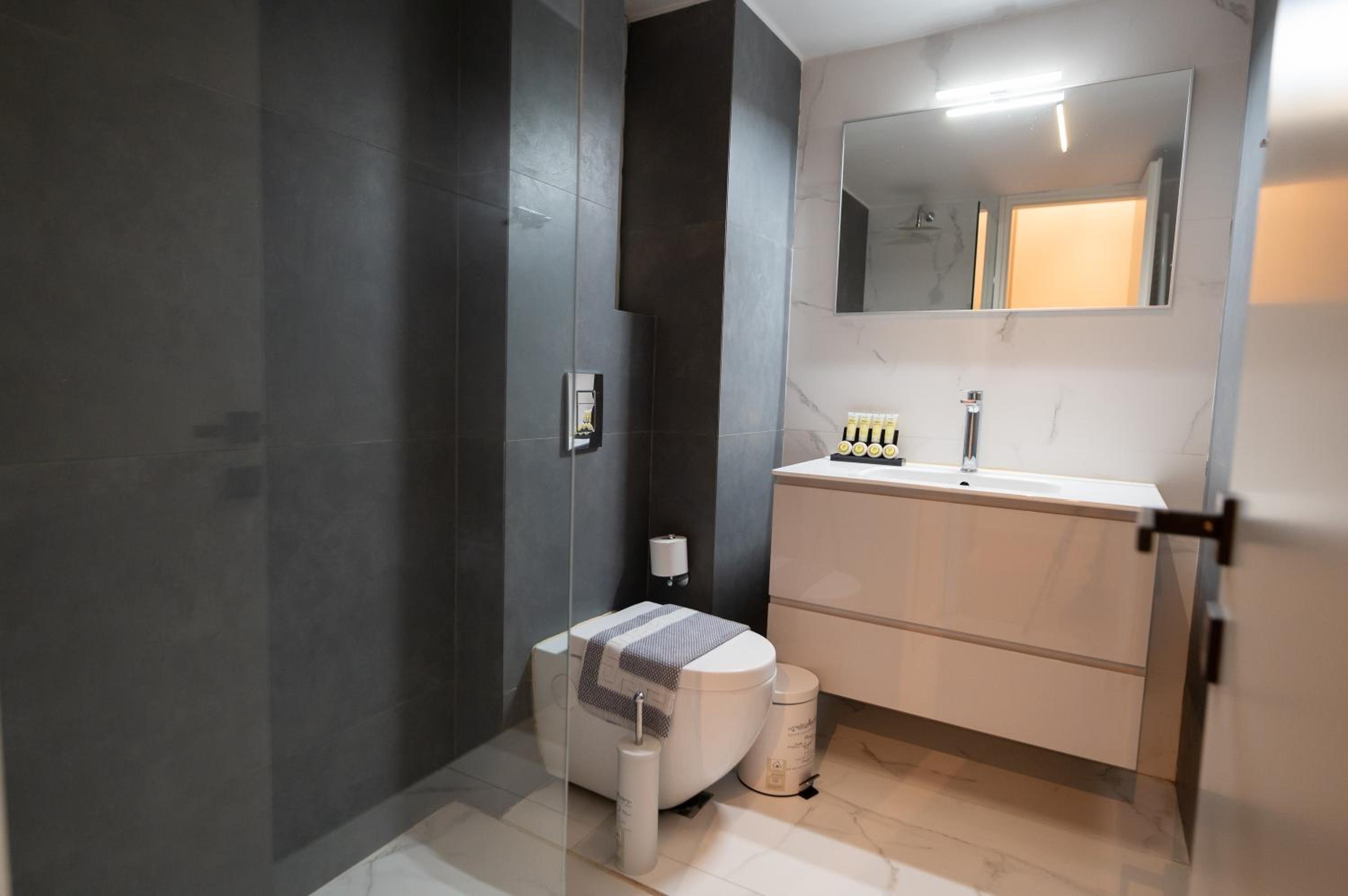 Spacious 3BR apartment in Pagkrati (PRAT_9)