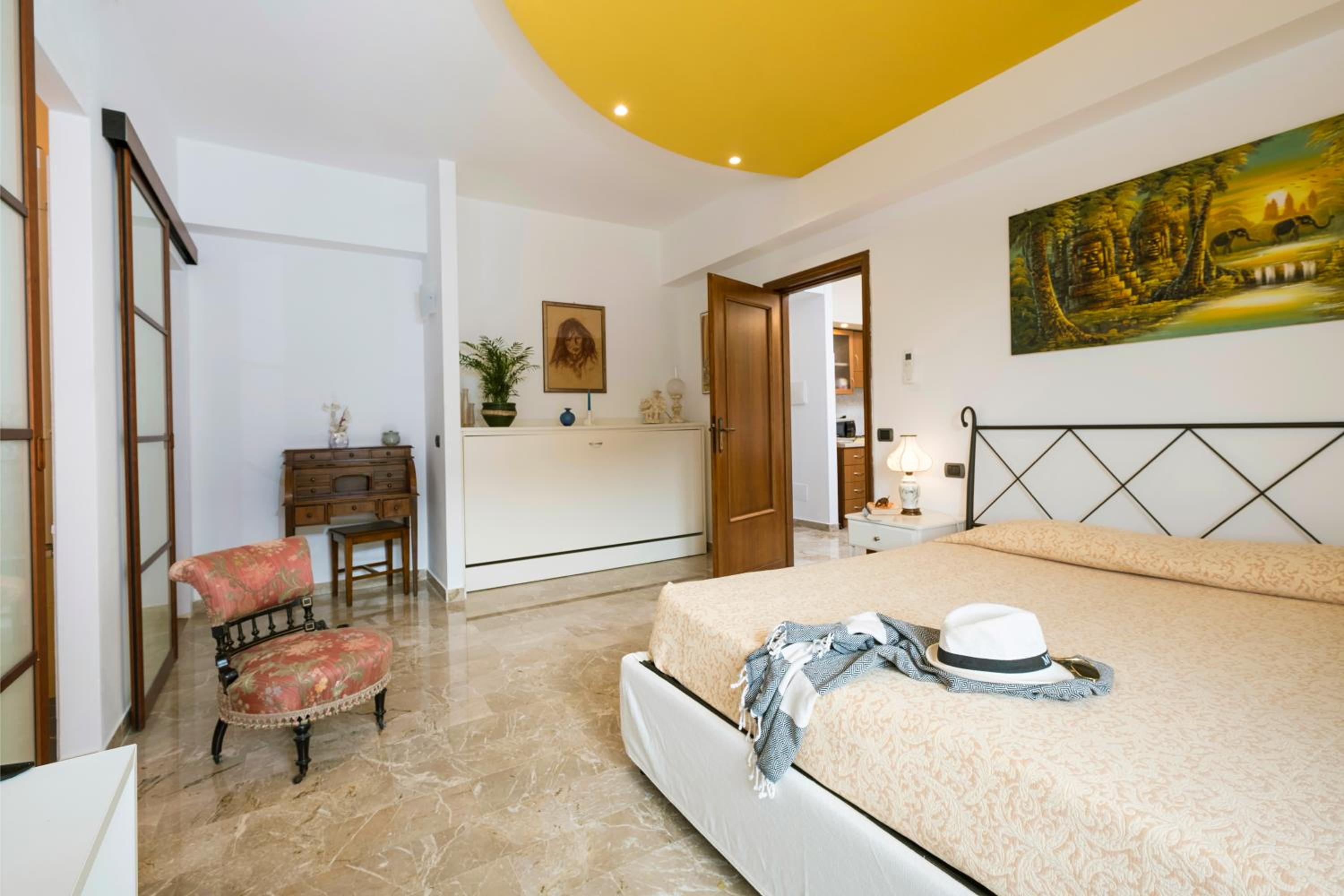 Kriss Apartments