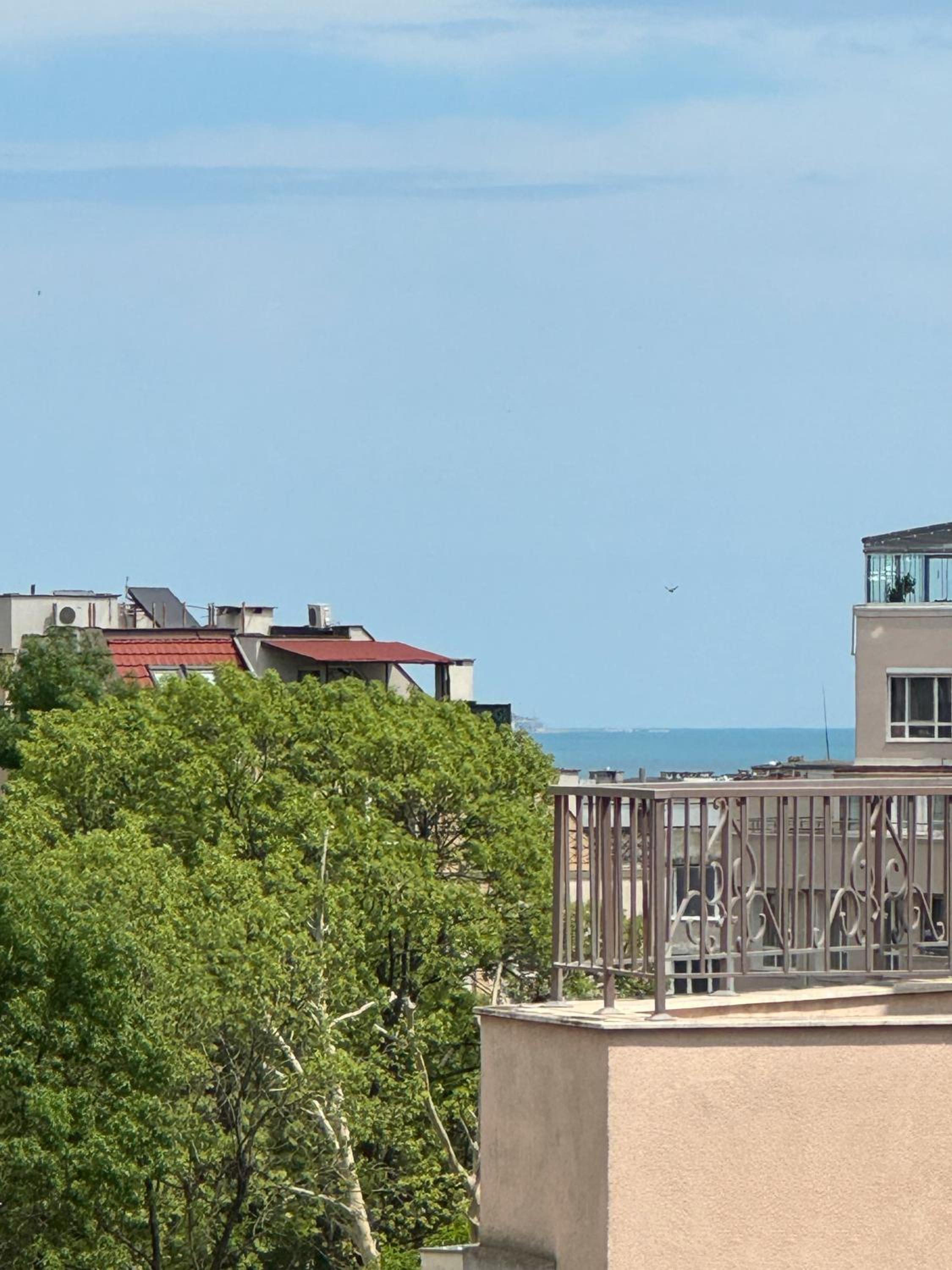 Artistic Apartment for 4 Guests in Burgas