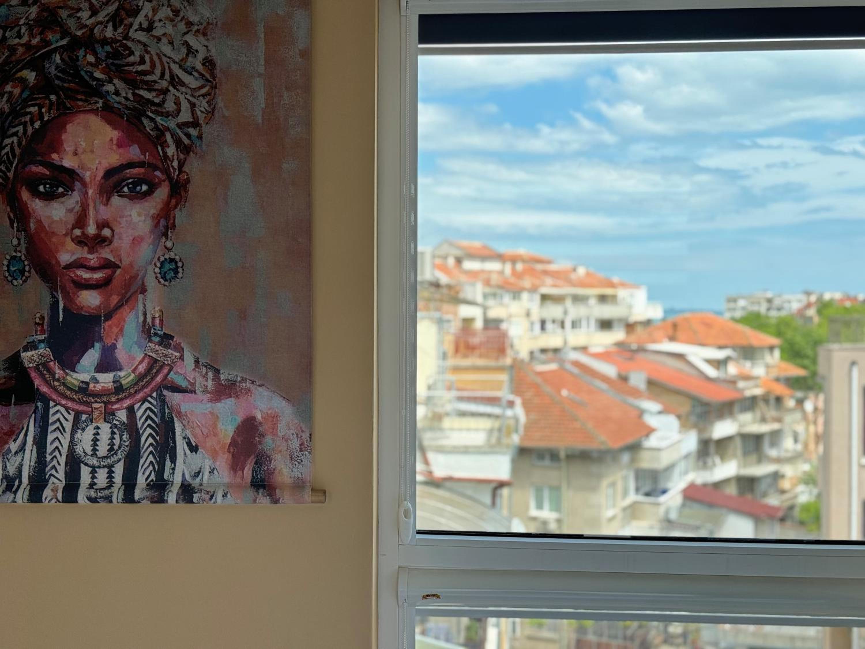 Artistic Apartment for 4 Guests in Burgas