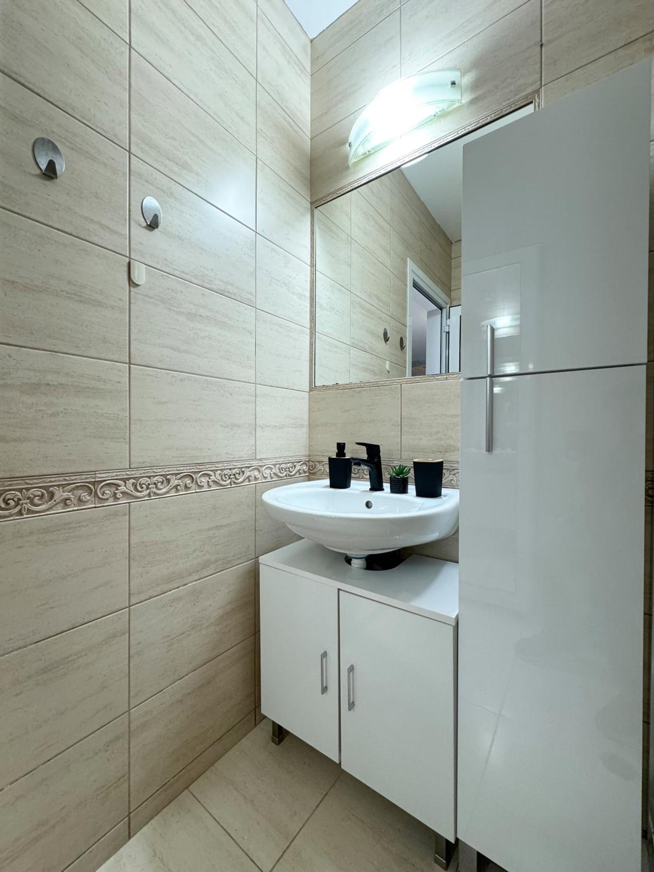 Artistic Apartment for 4 Guests in Burgas