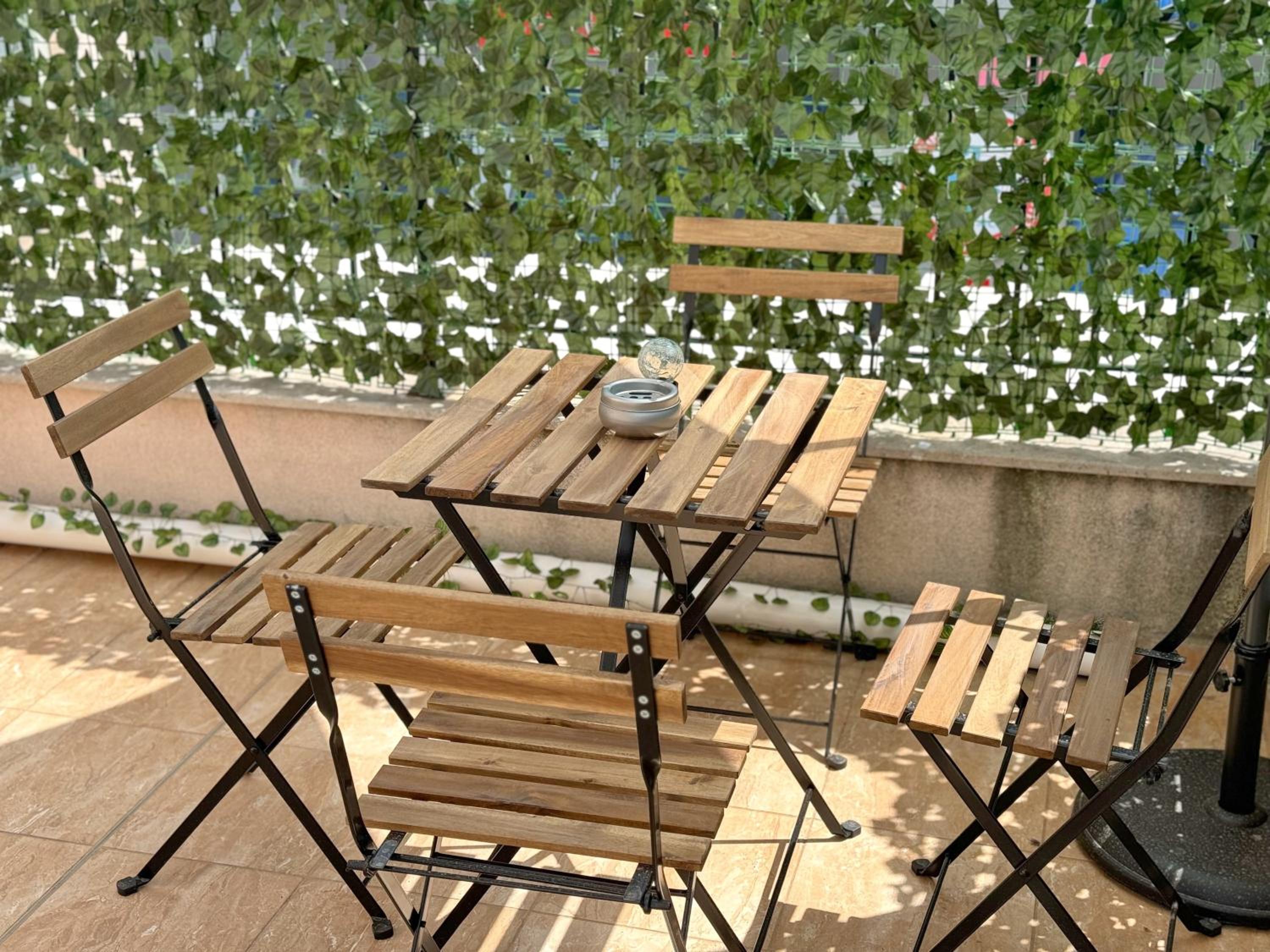 Artistic Apartment for 4 Guests in Burgas