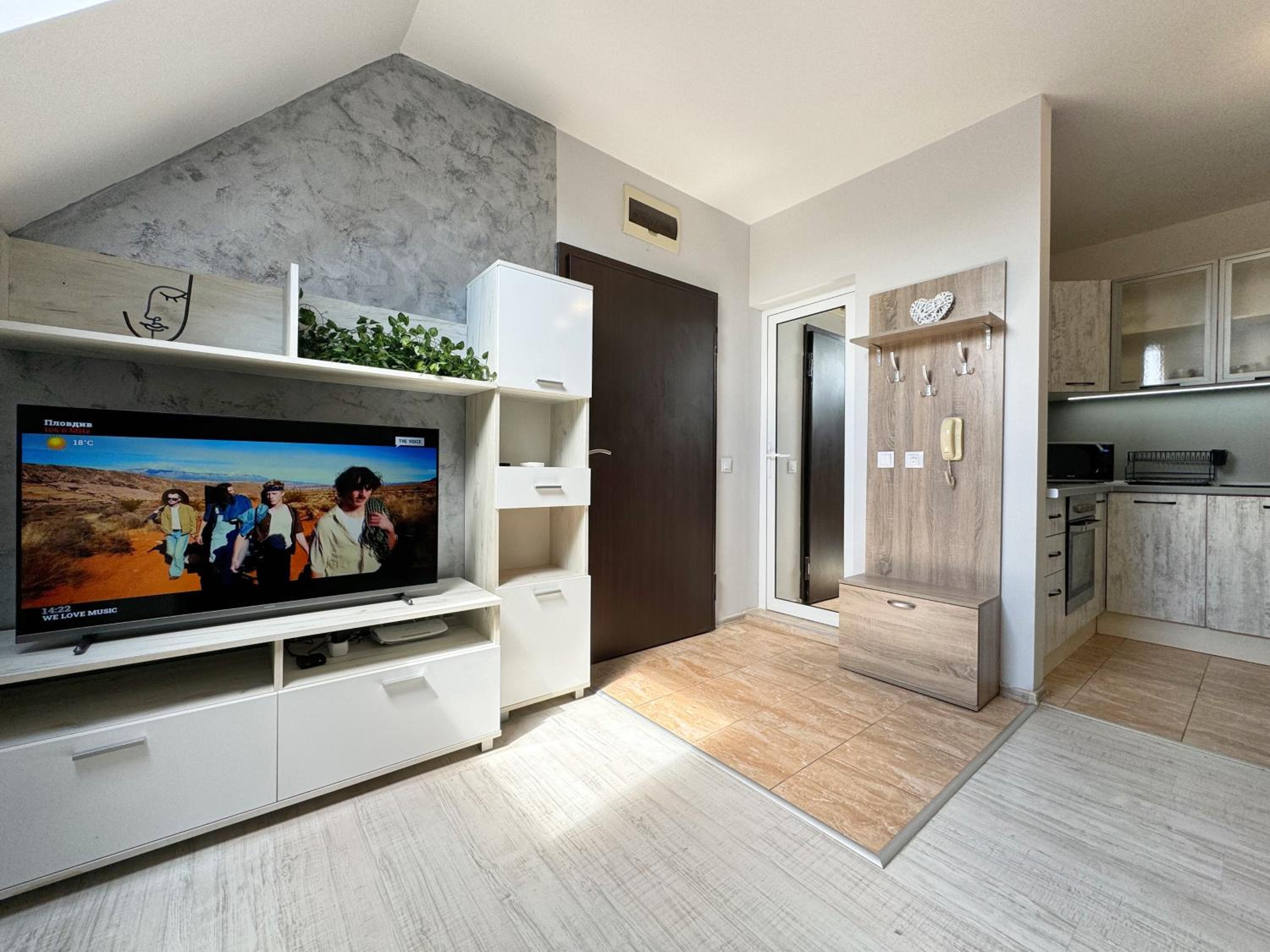 Artistic Apartment for 4 Guests in Burgas
