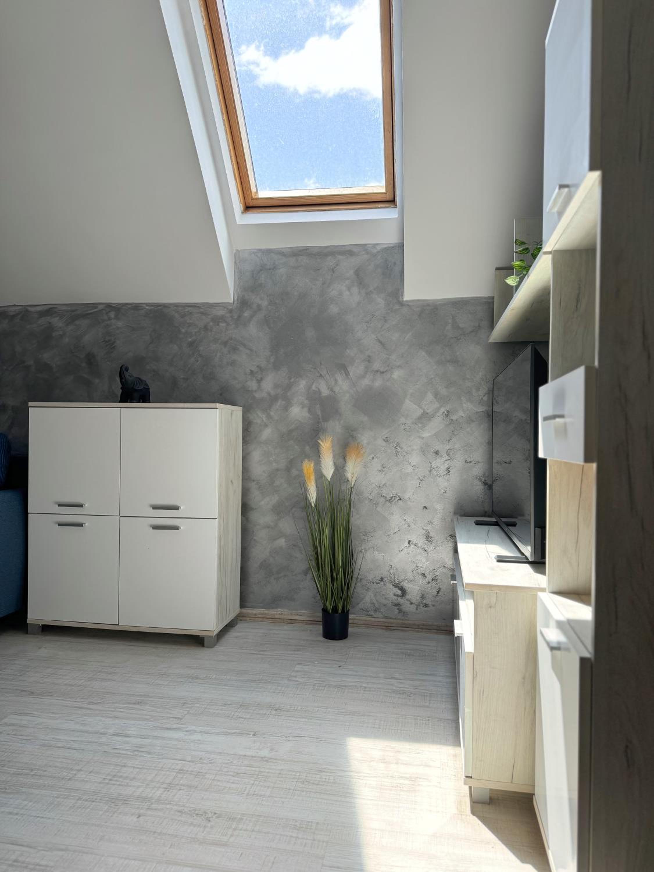 Artistic Apartment for 4 Guests in Burgas