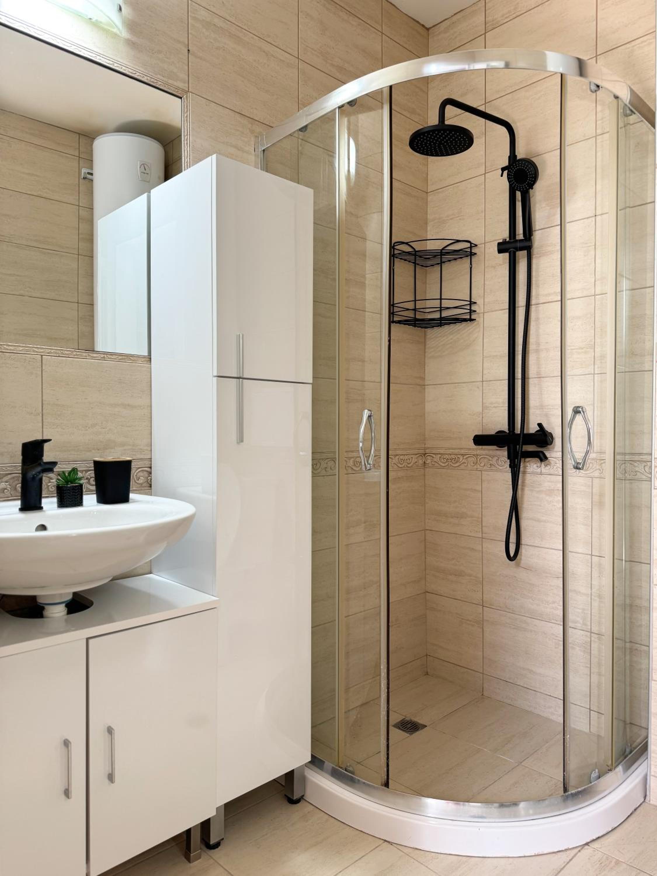 Artistic Apartment for 4 Guests in Burgas