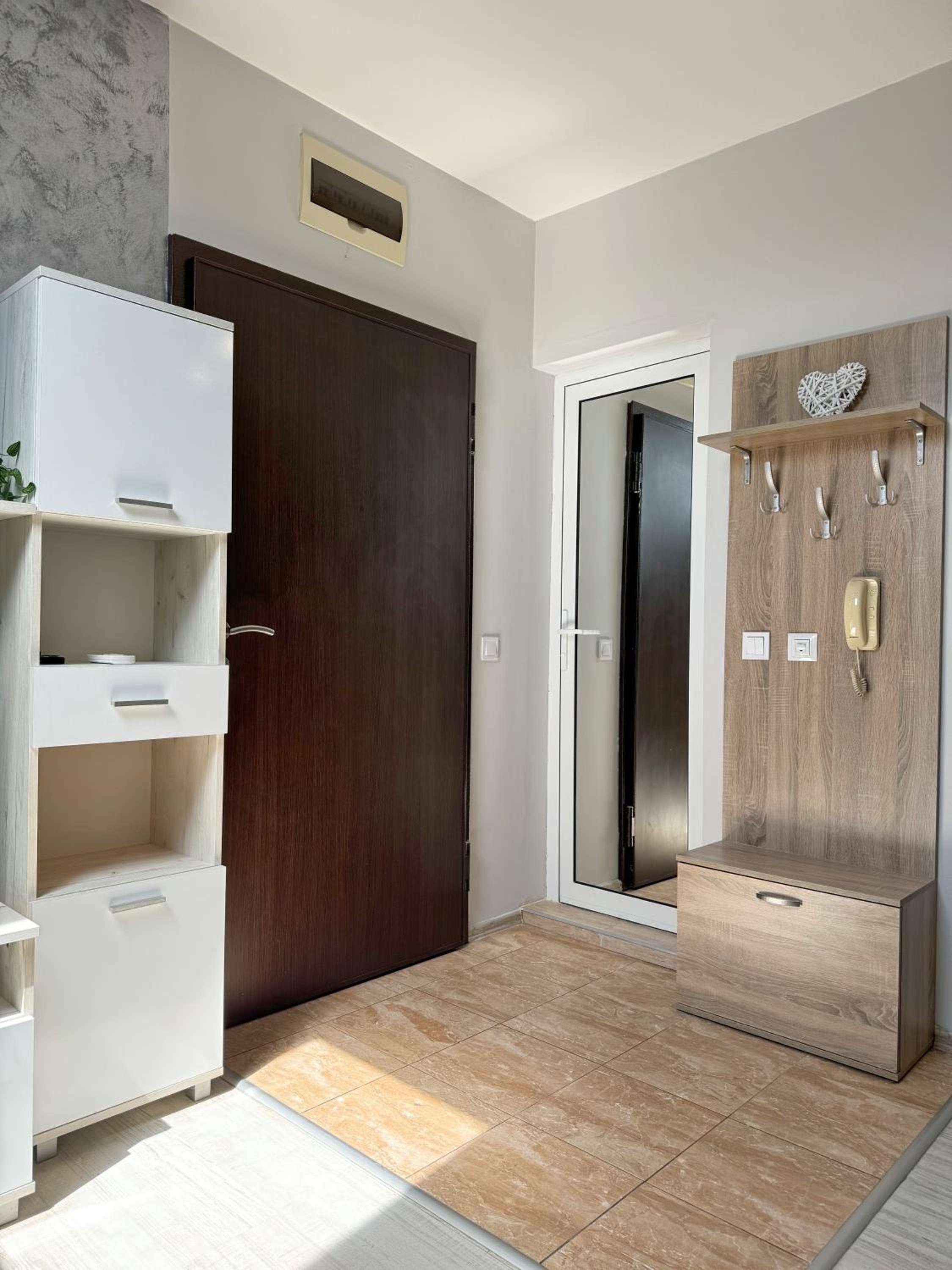 Artistic Apartment for 4 Guests in Burgas