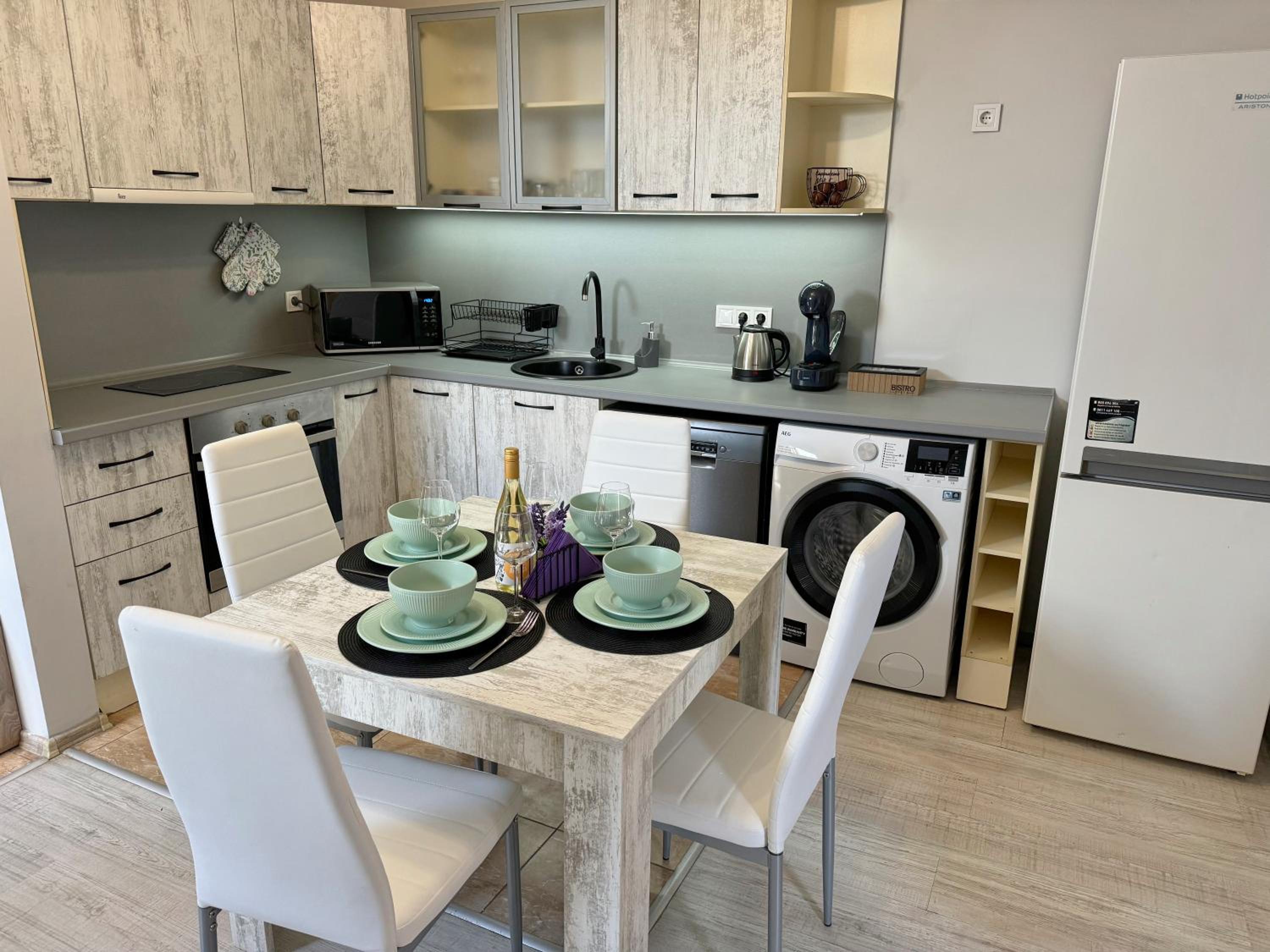 Artistic Apartment for 4 Guests in Burgas