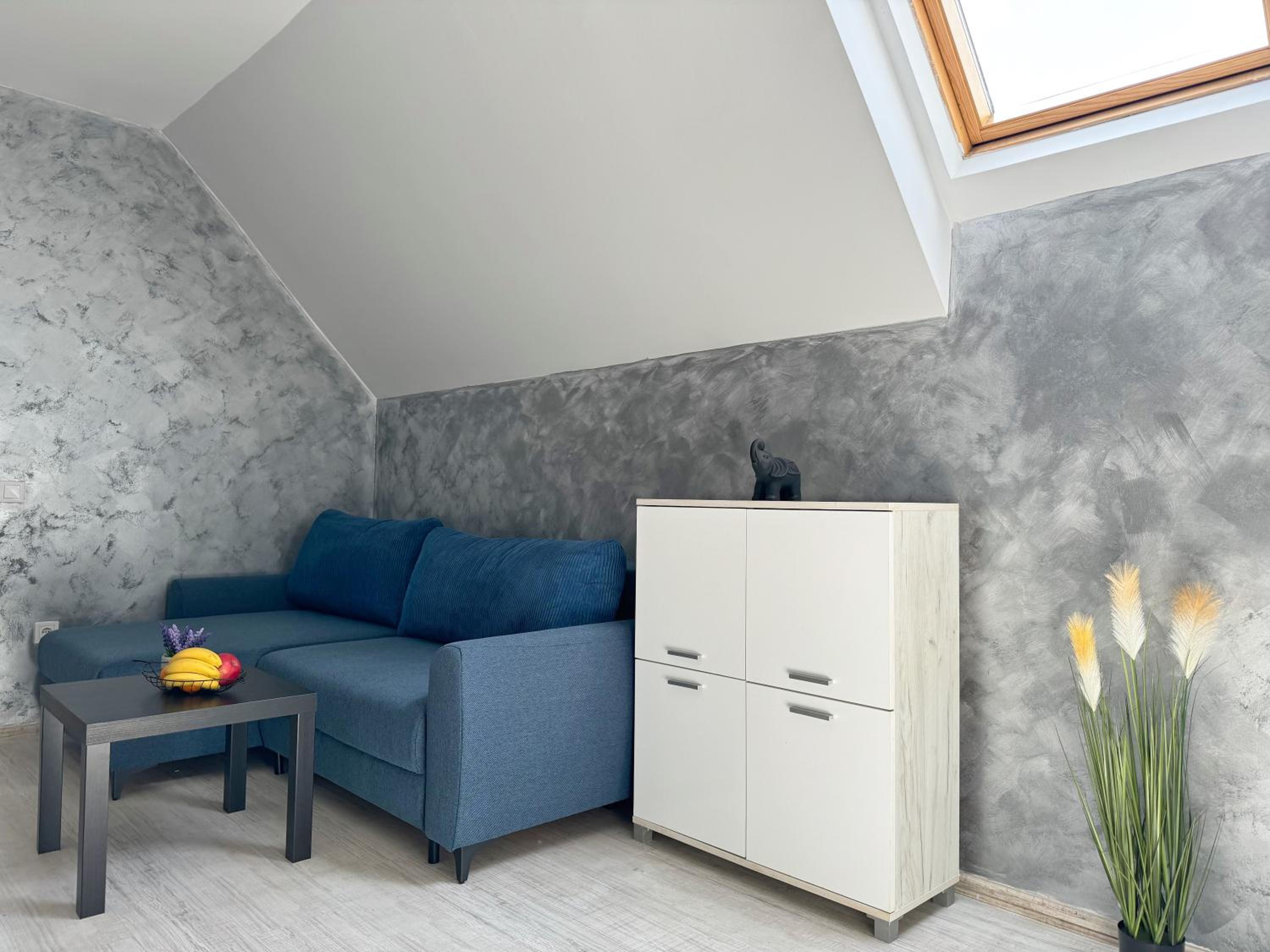 Artistic Apartment for 4 Guests in Burgas