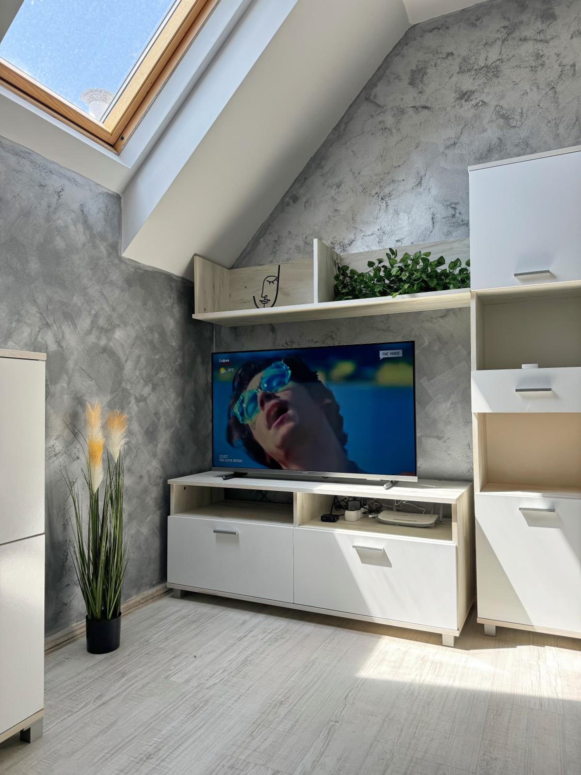 Artistic Apartment for 4 Guests in Burgas