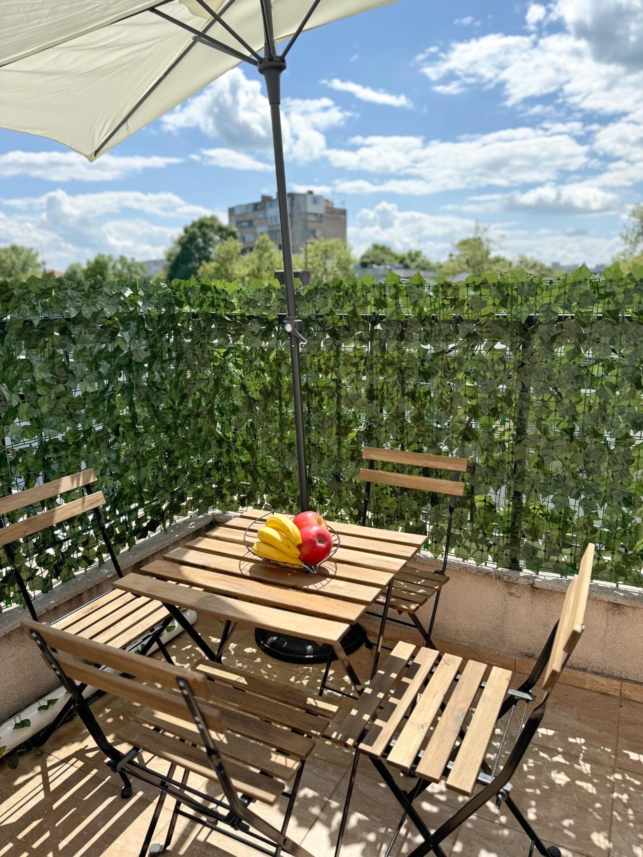 Artistic Apartment for 4 Guests in Burgas