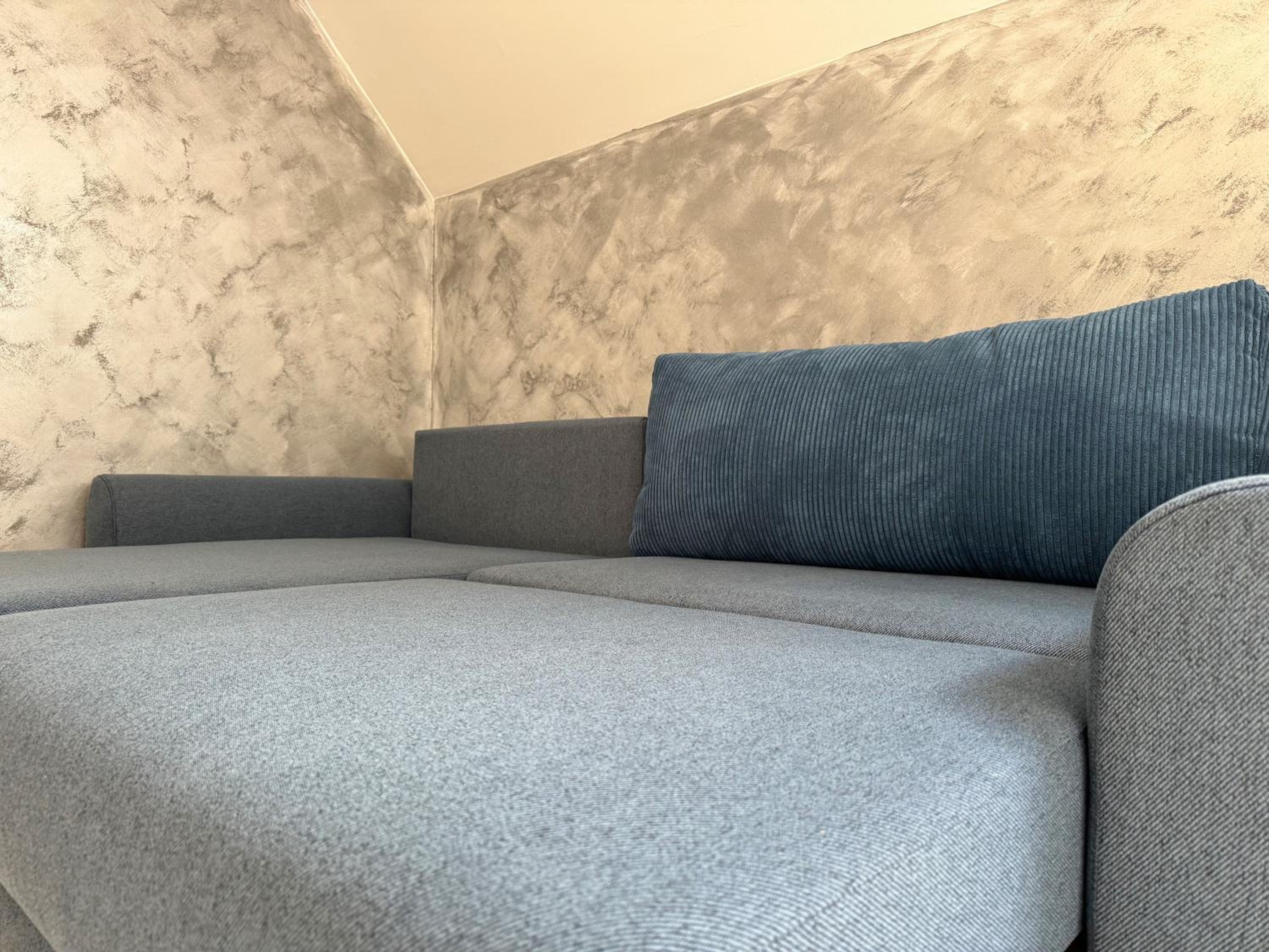 Artistic Apartment for 4 Guests in Burgas