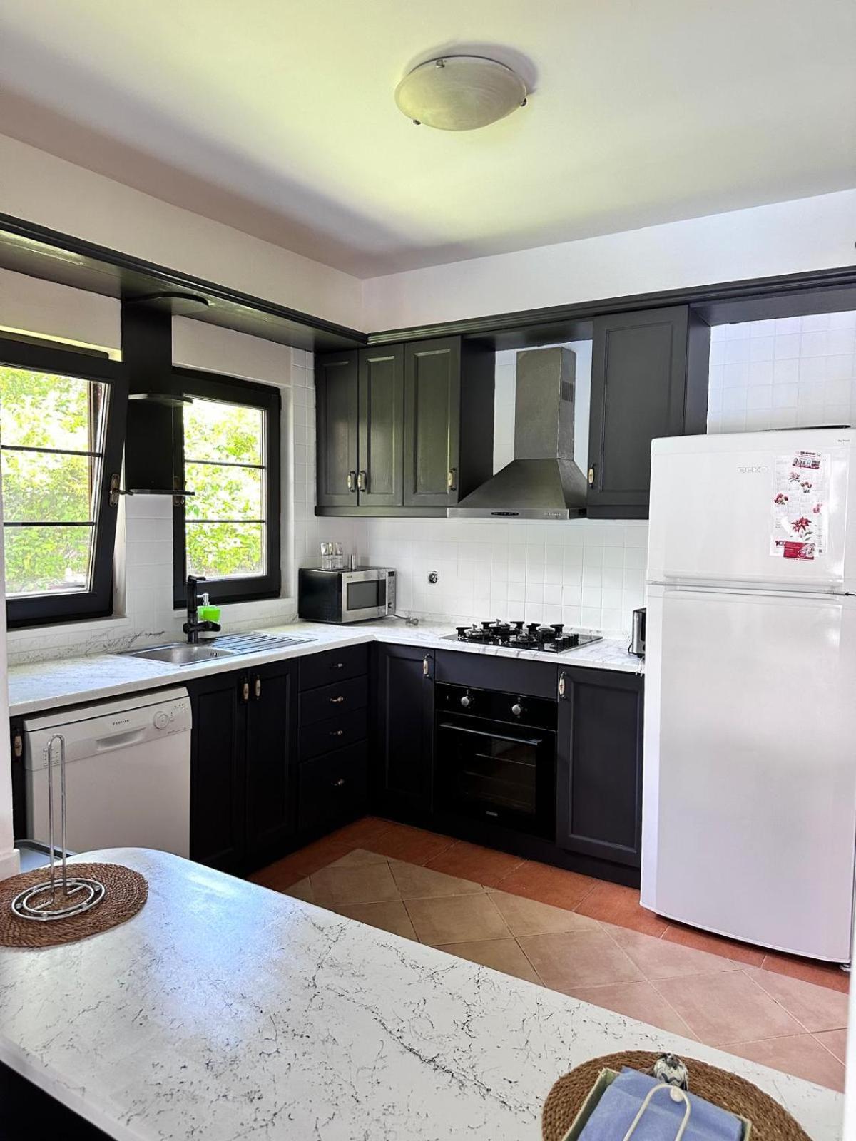 Daphne Home view 4