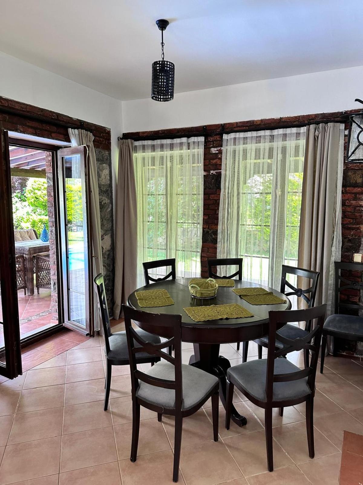 Daphne Home view 5
