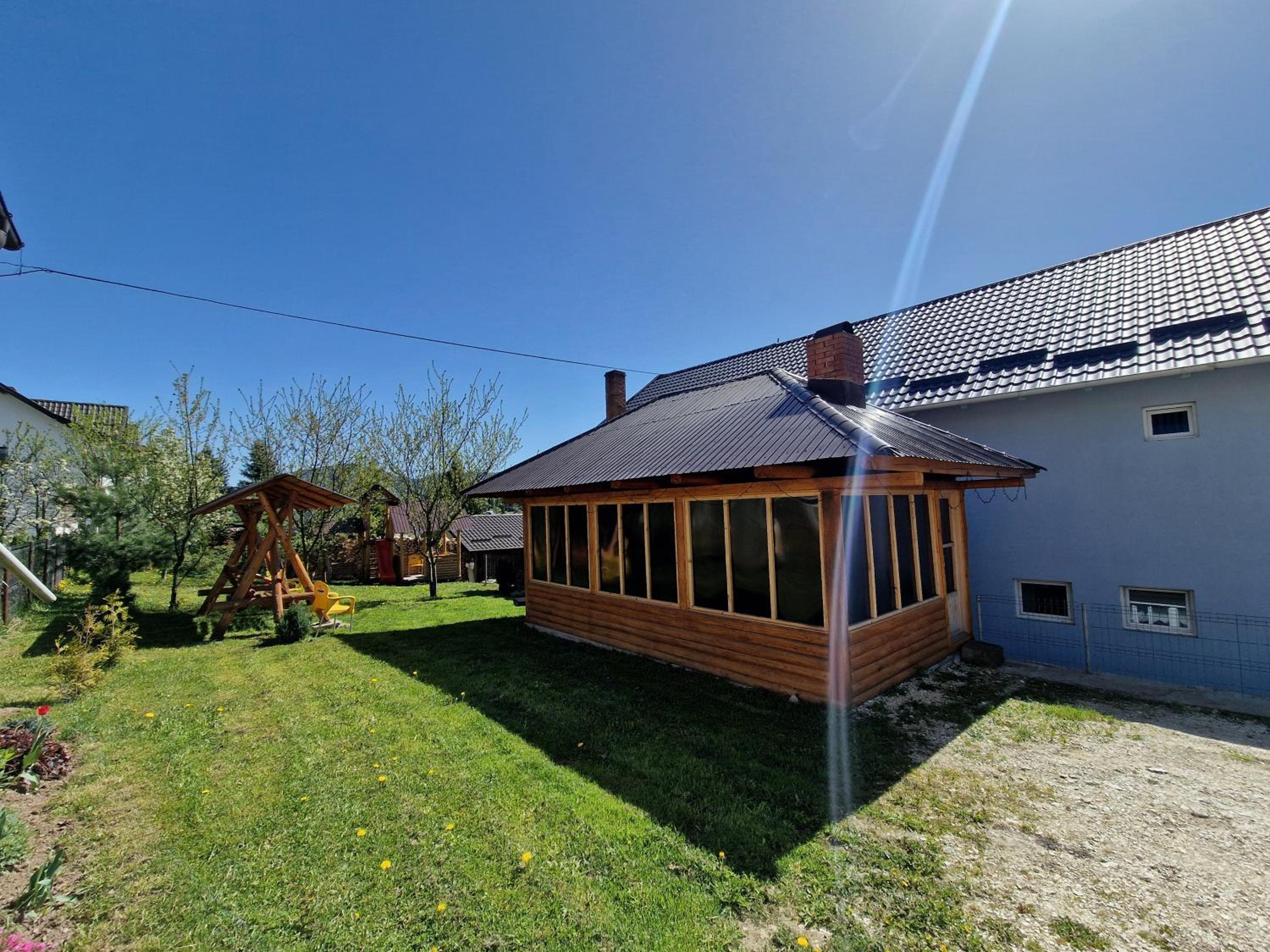 Photo 10