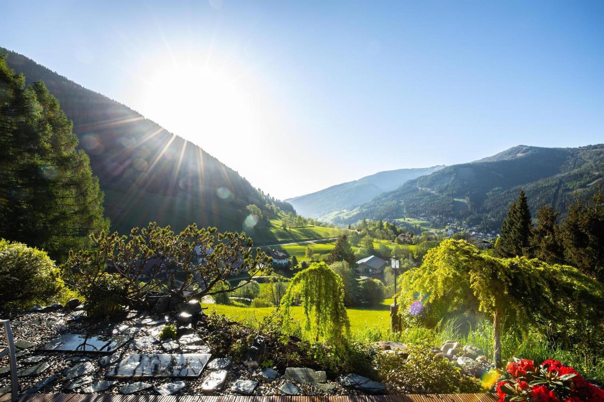Pension & Appartements Ronacherhof -Mountain Hideaway Slopeside