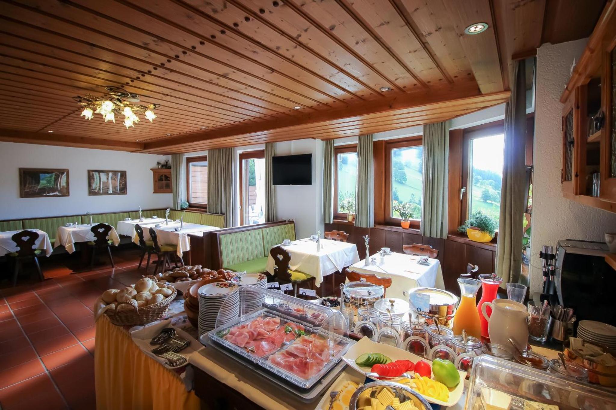 Pension & Appartements Ronacherhof -Mountain Hideaway Slopeside