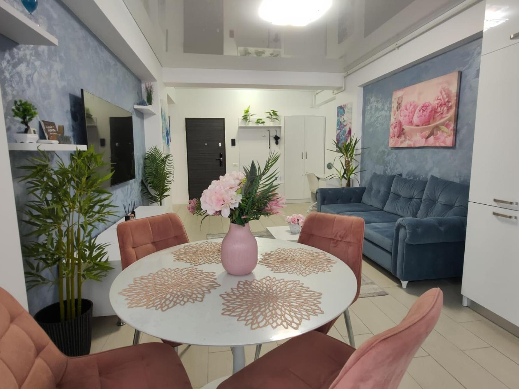 Blue Wave Luxury Apartment Mamaia Nord Azimuth Beach view 3