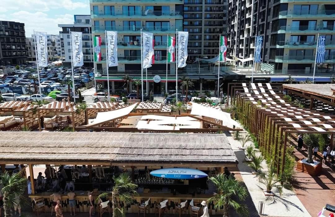 Blue Wave Luxury Apartment Mamaia Nord Azimuth Beach view 2