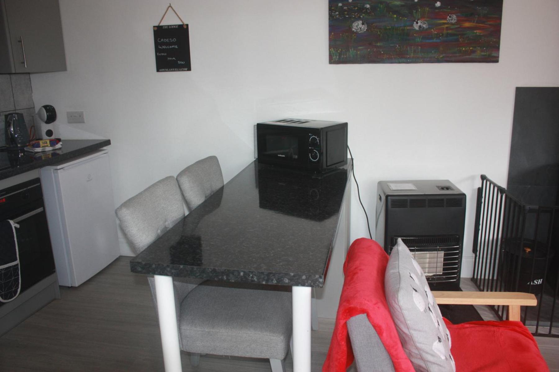Photo 9