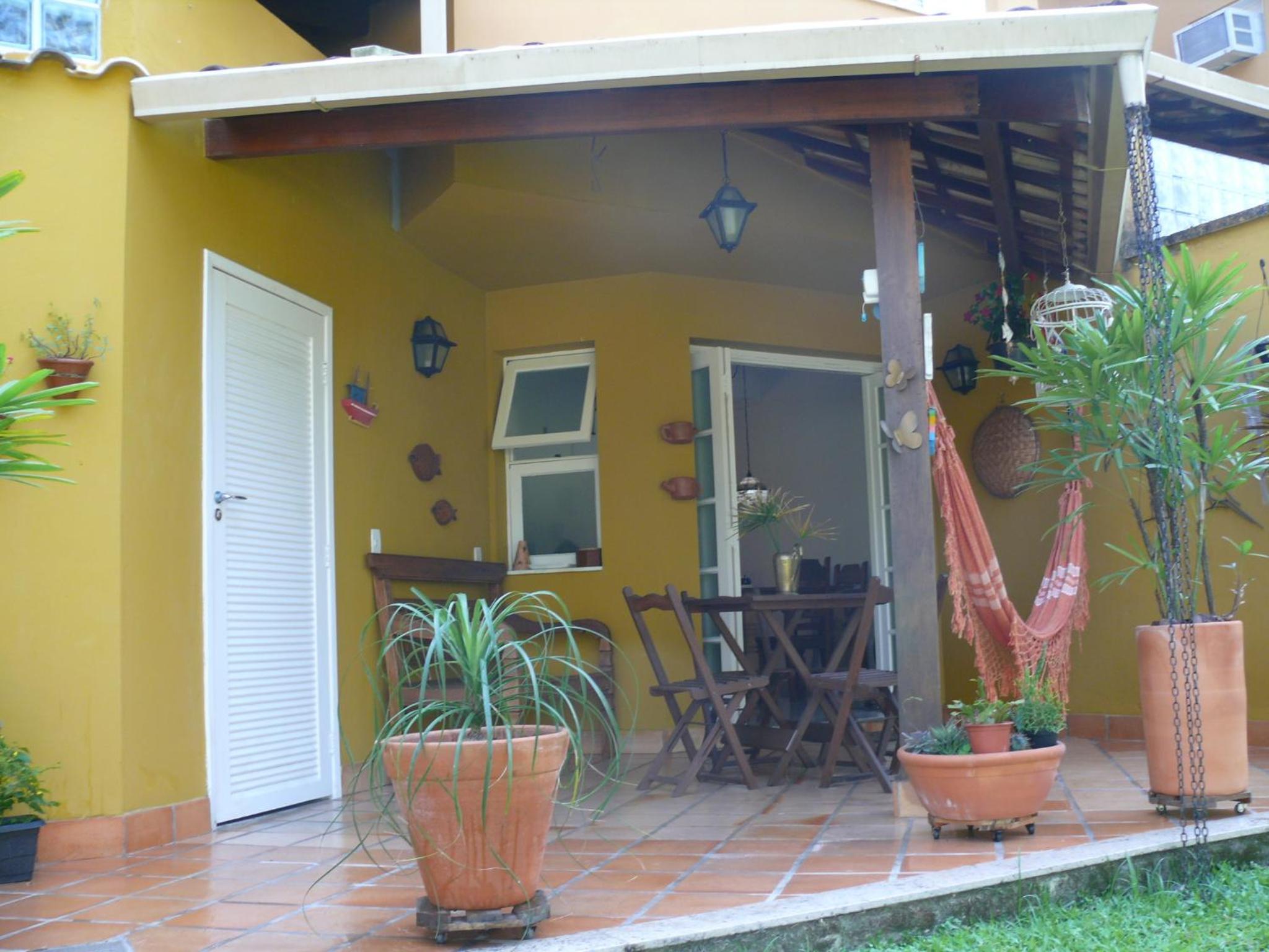 Linda casa em condomínio
