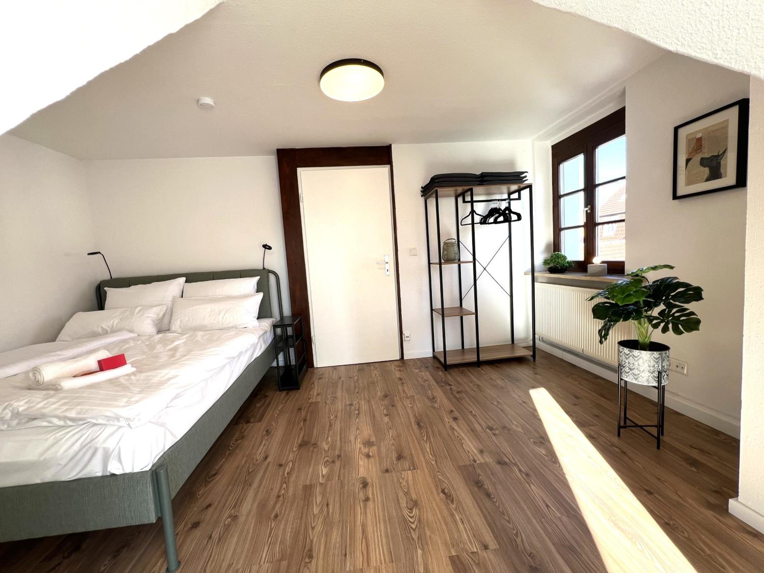 Ferienwohnung Gunzenhausen, Innenstadt, Dachterrasse, Stellplatz