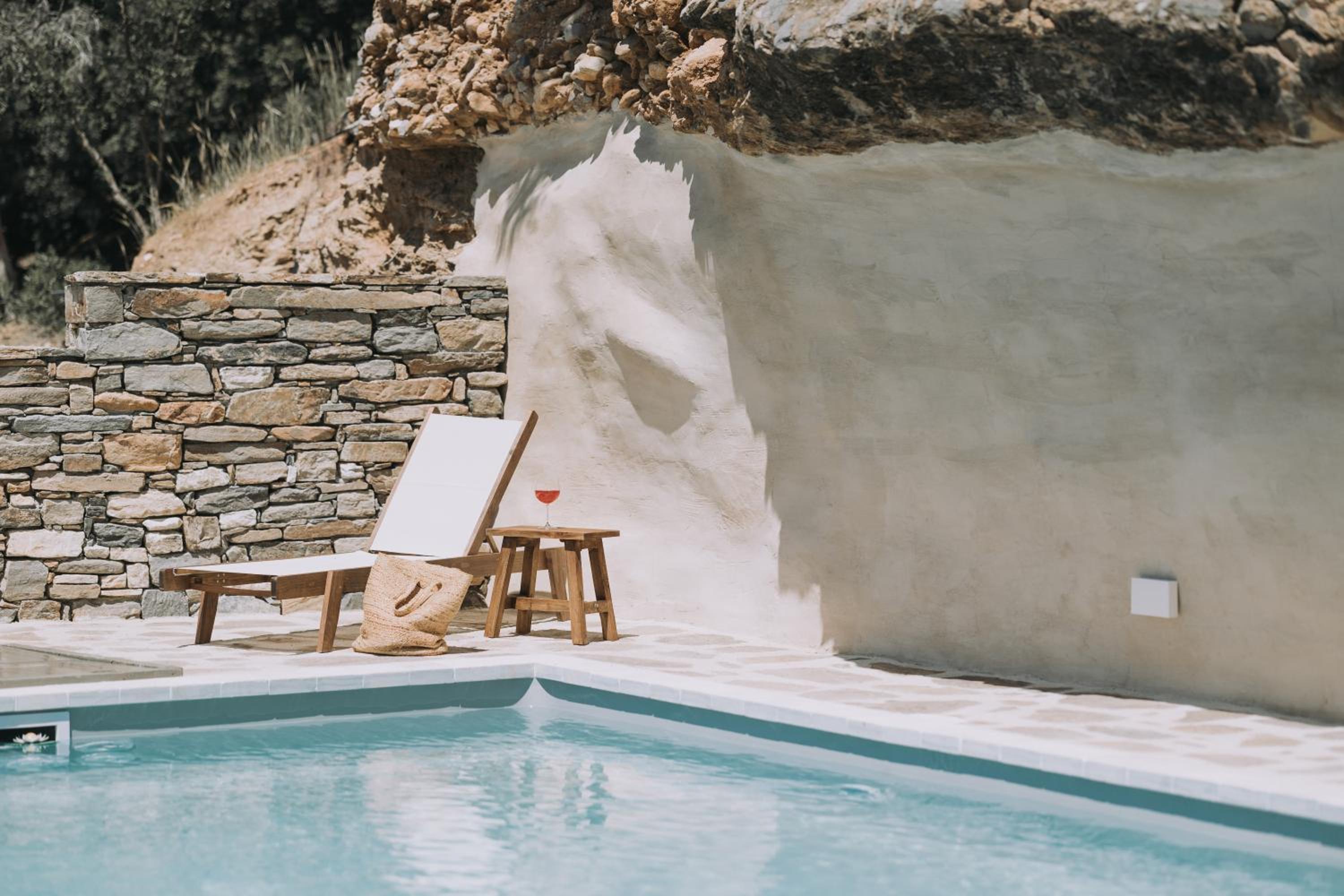 Zos Suites