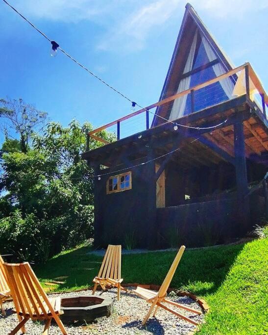 Cabana romântica com hidromassagem próx ao centro.
